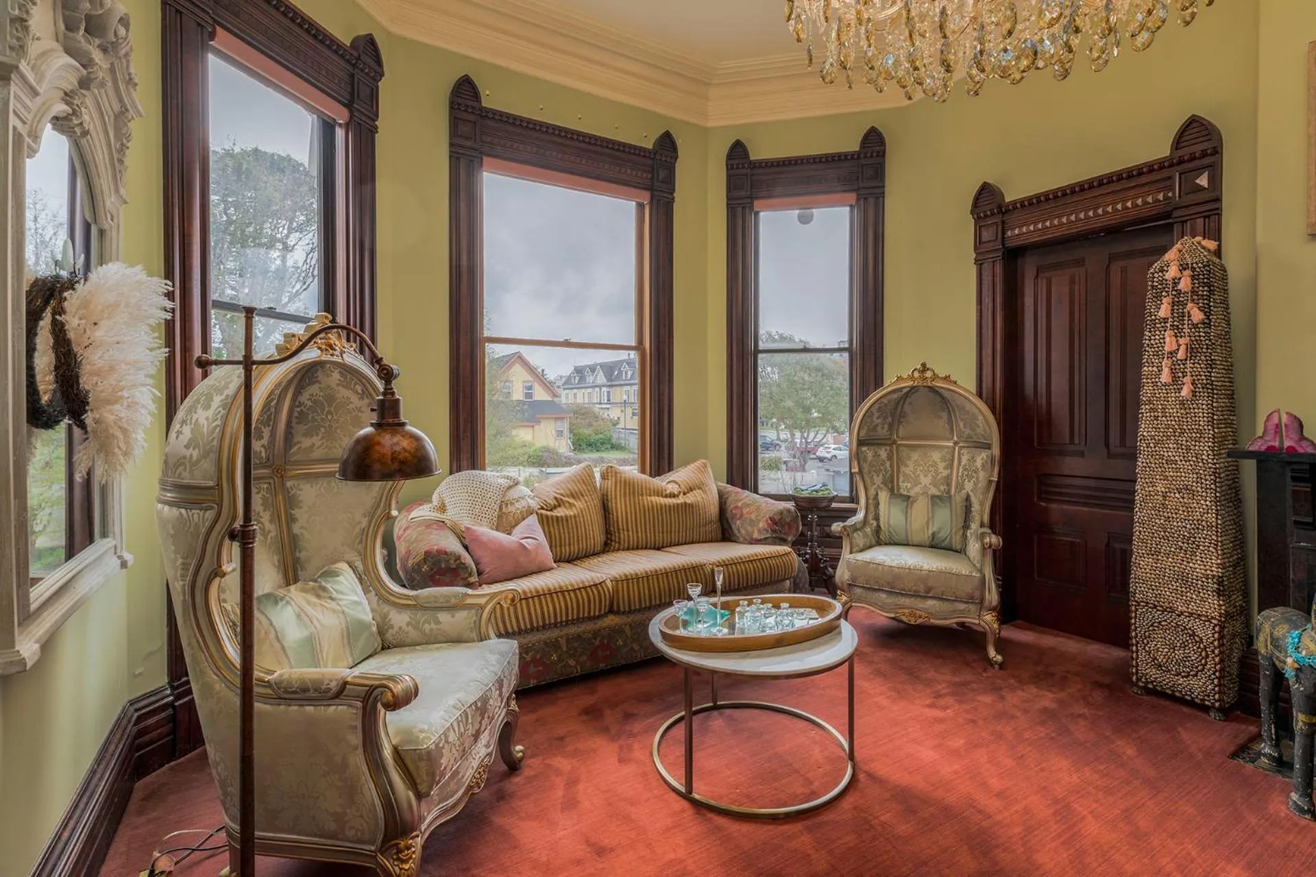 Living room in Pinc Lady Mansion