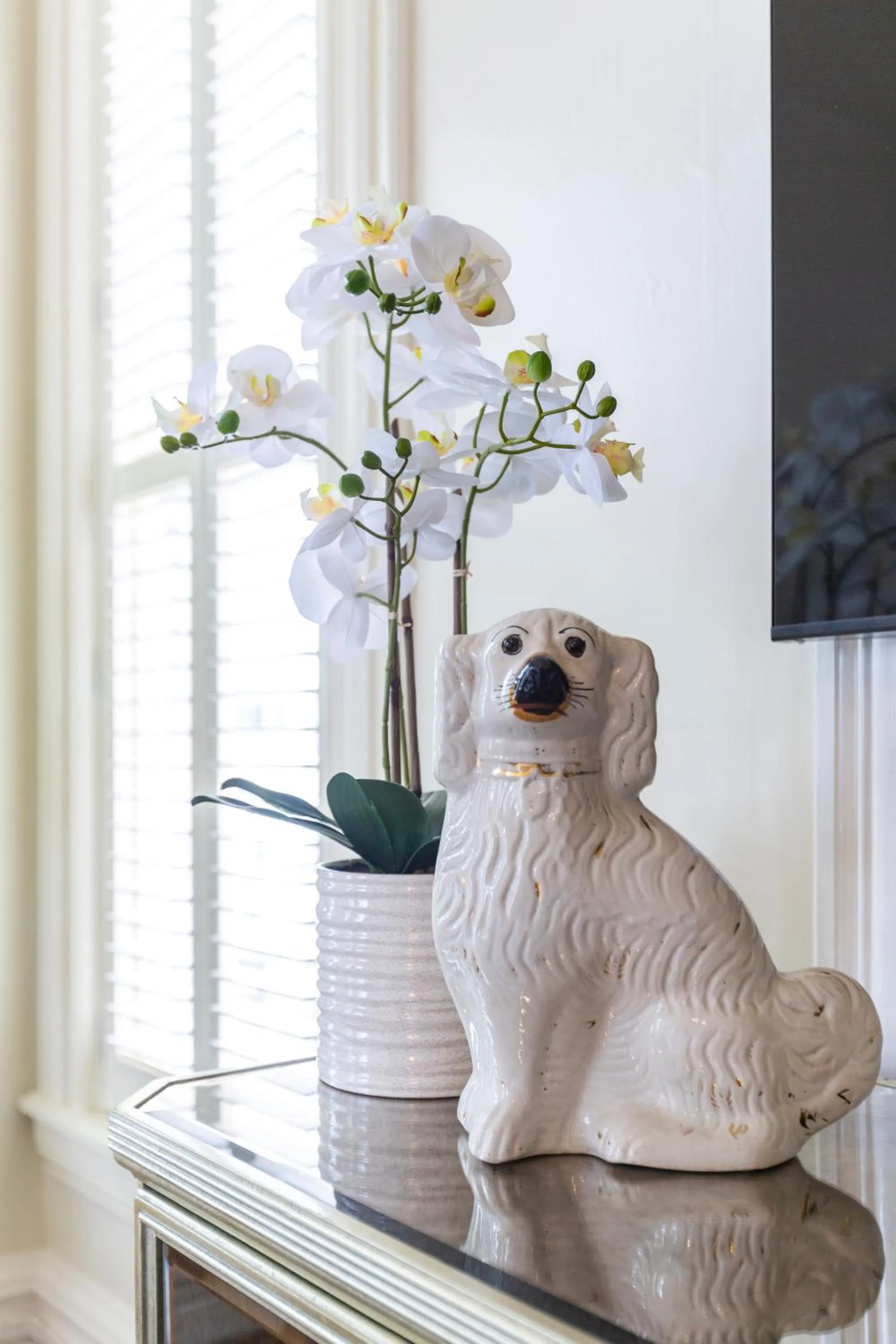 Decorative detail in Pinc Lady Mansion