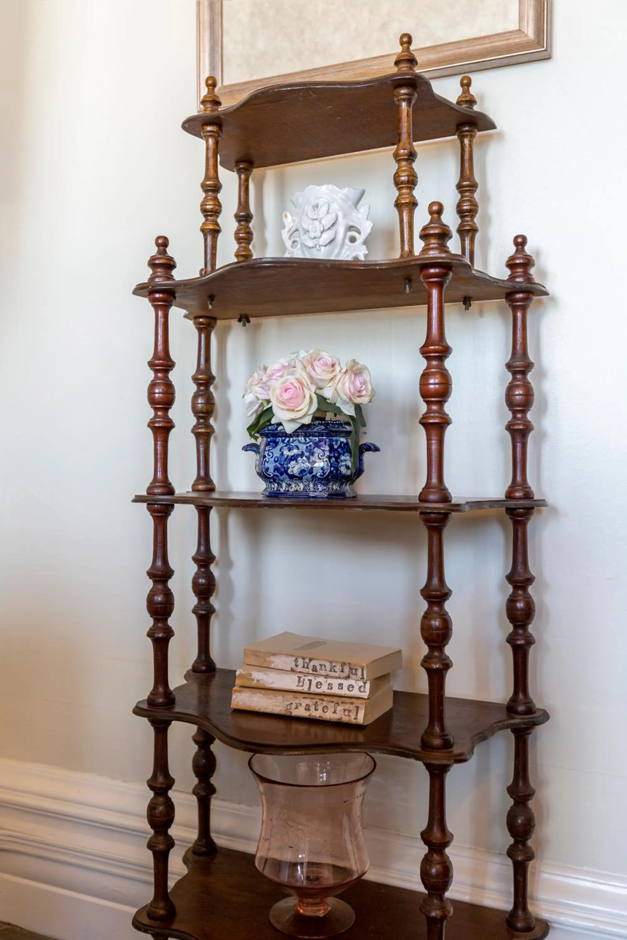 Decorative detail in Pinc Lady Mansion