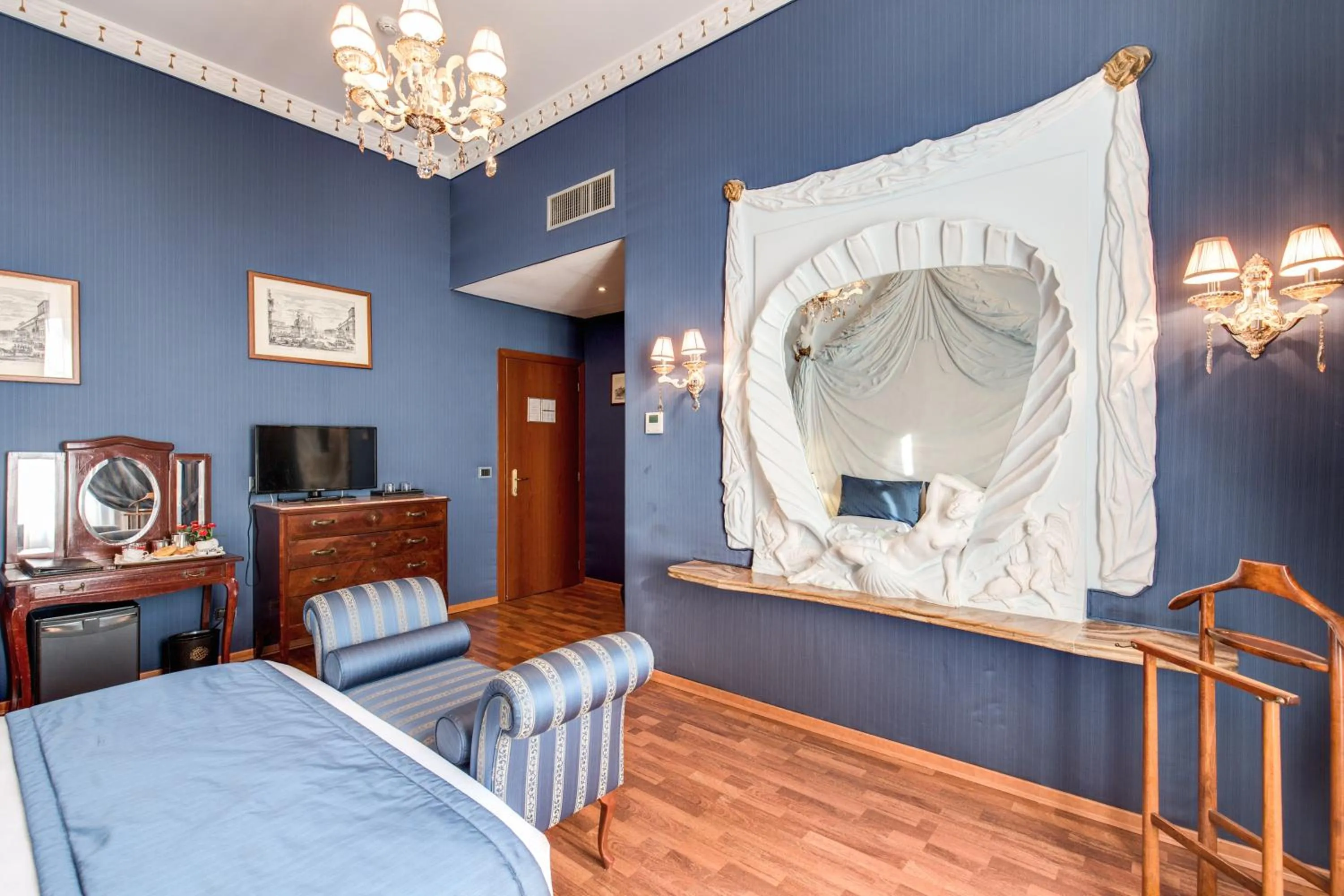 Bedroom, Bed in Hotel Impero