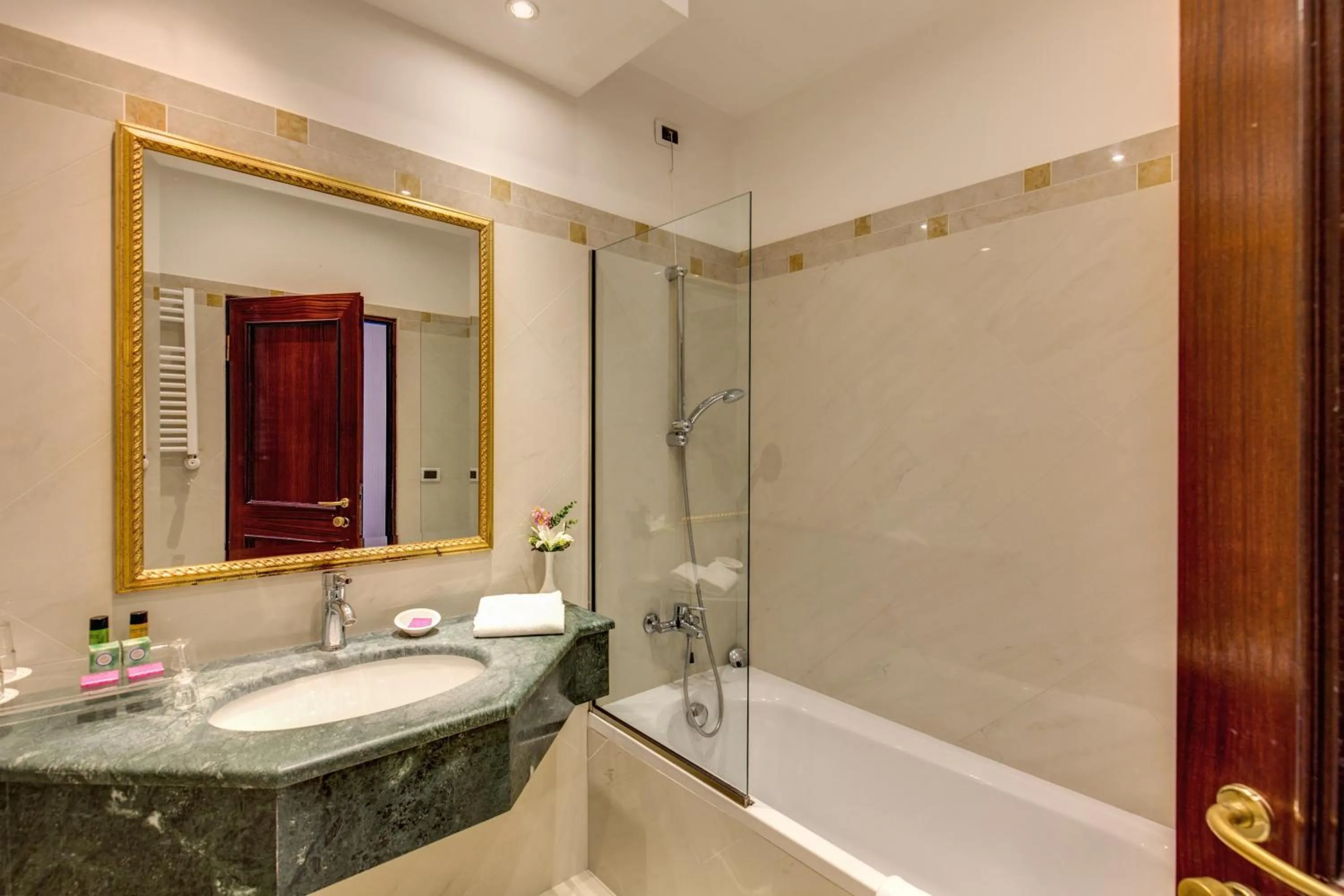 Bathroom in Hotel Impero