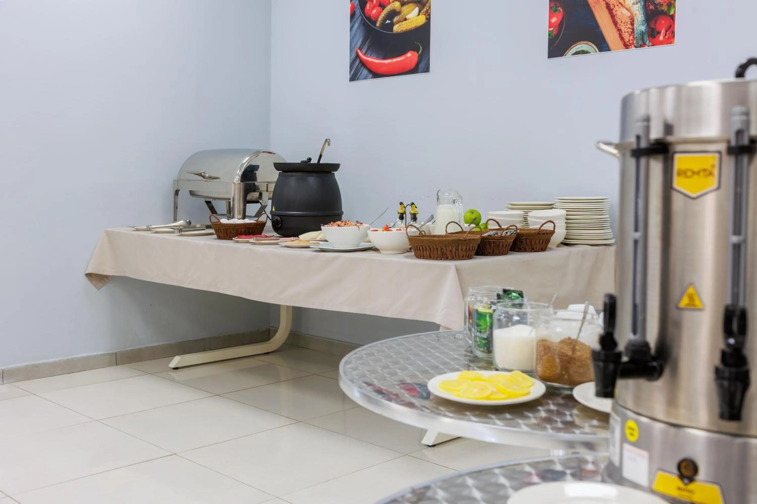 Breakfast in Route Hotel