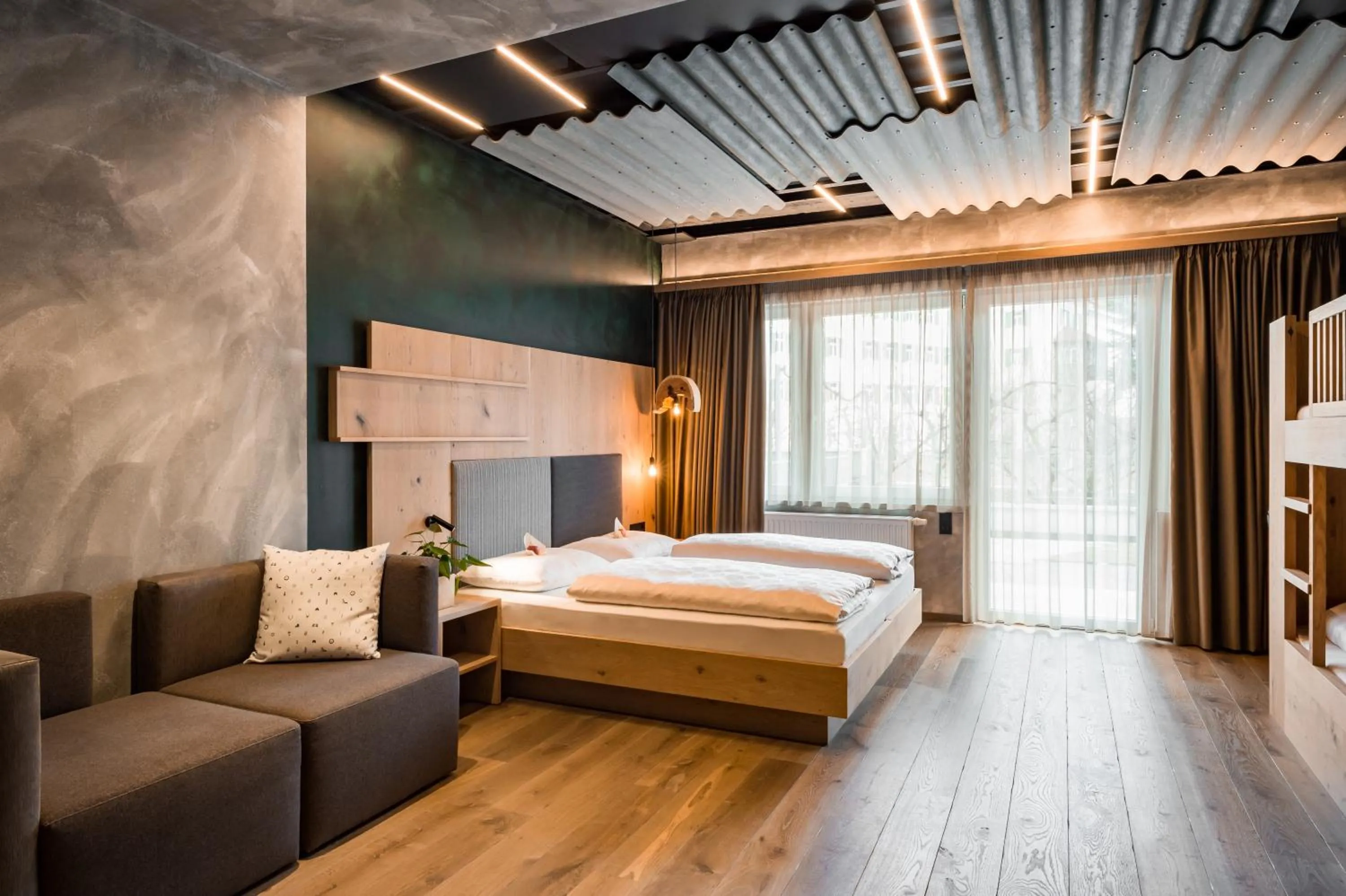 Bed in KRONE eat drink stay