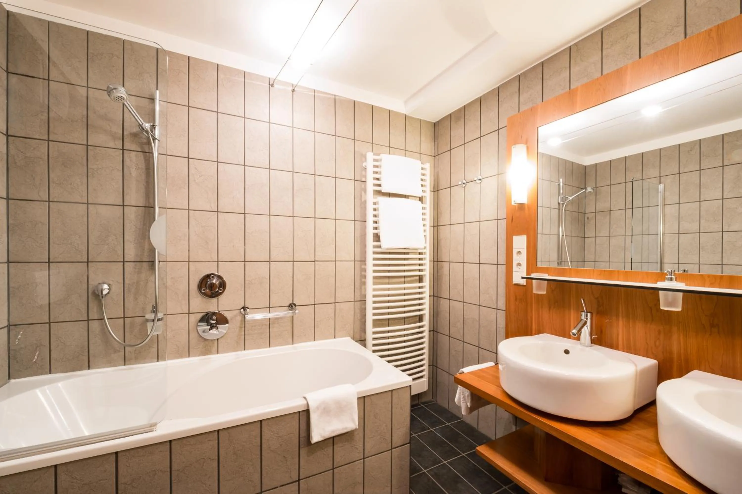 Shower in KRONE eat drink stay