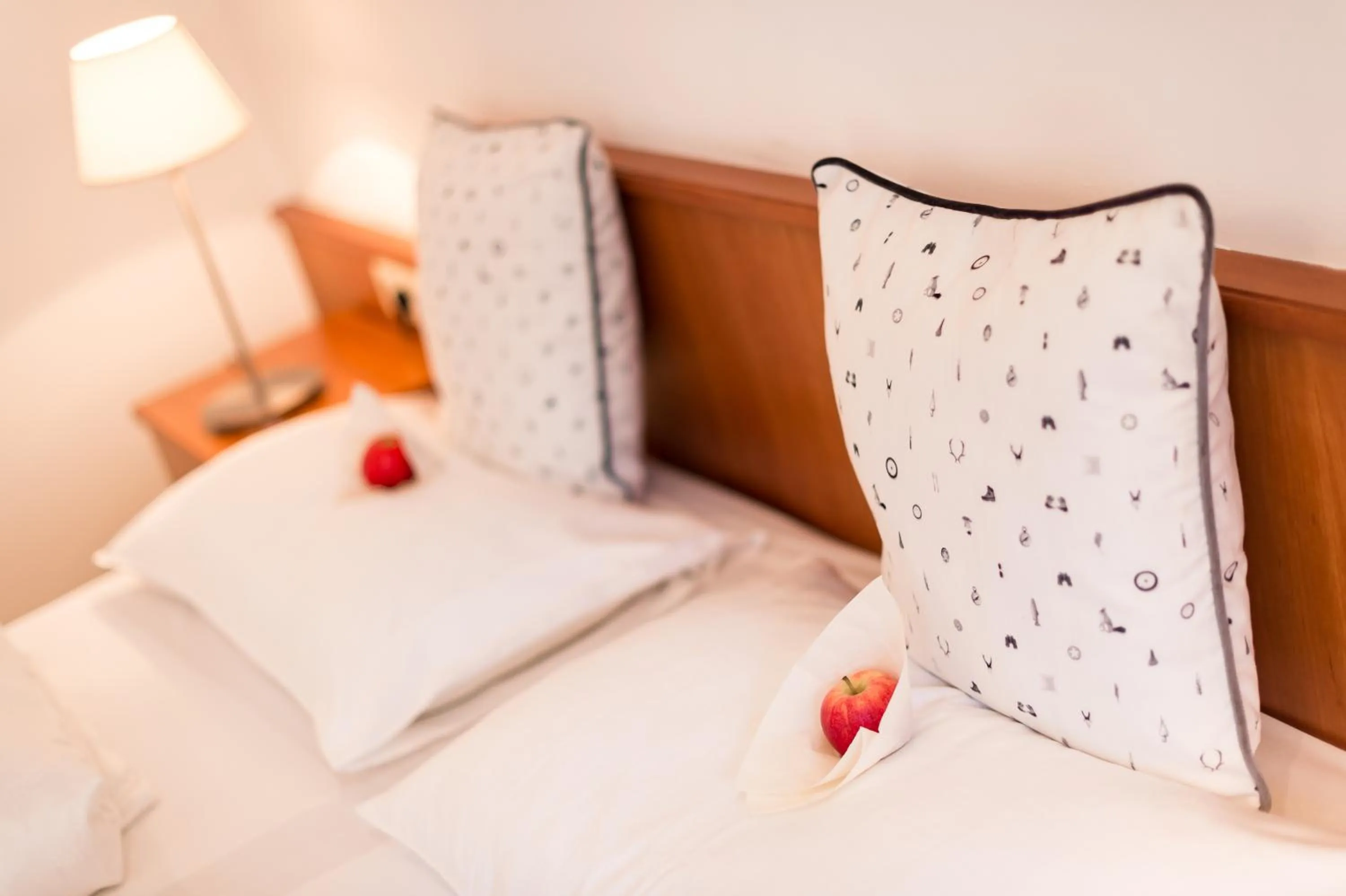 Bed in KRONE eat drink stay