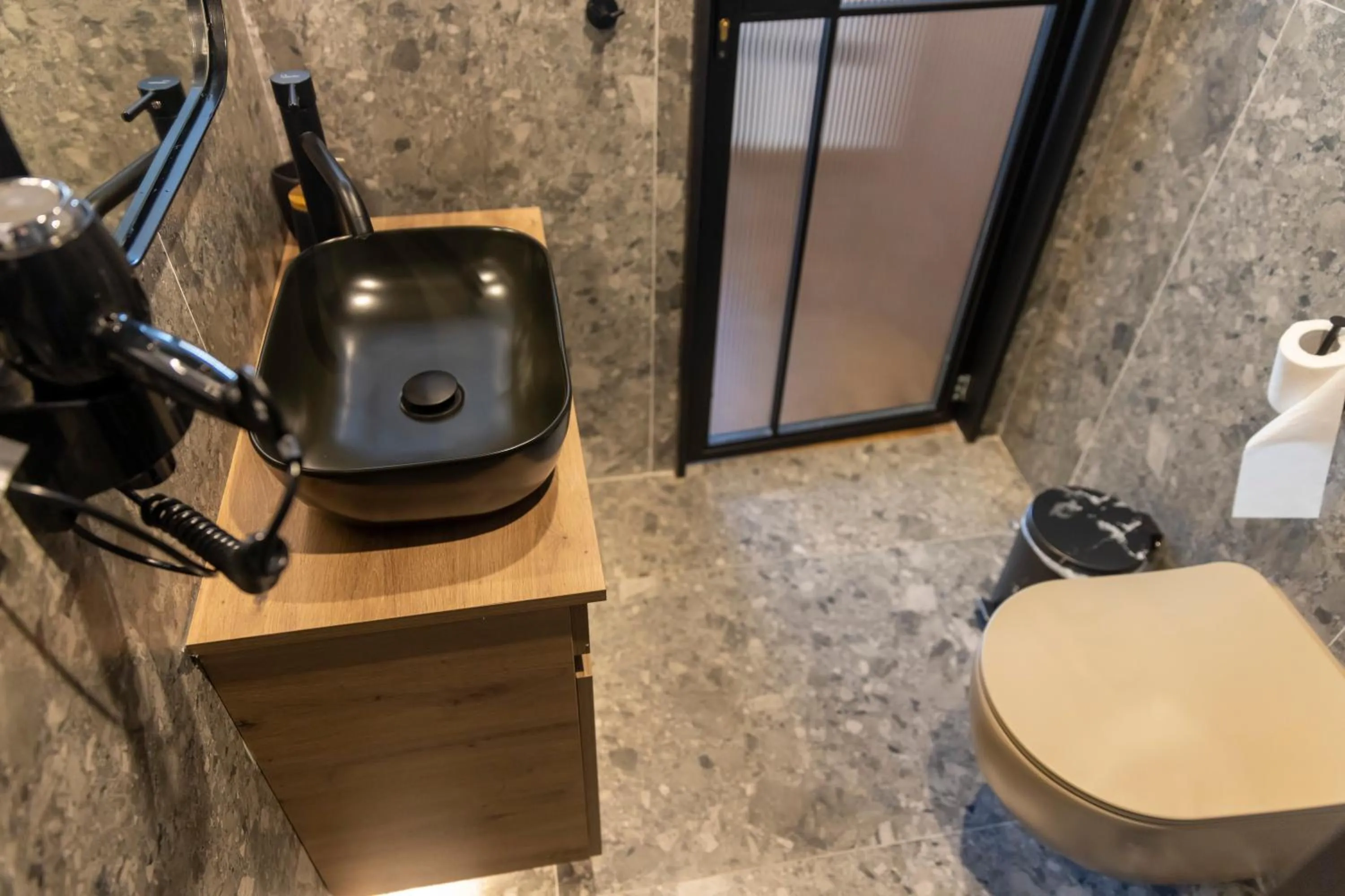 Centrally Elegant Suite by Acropolis