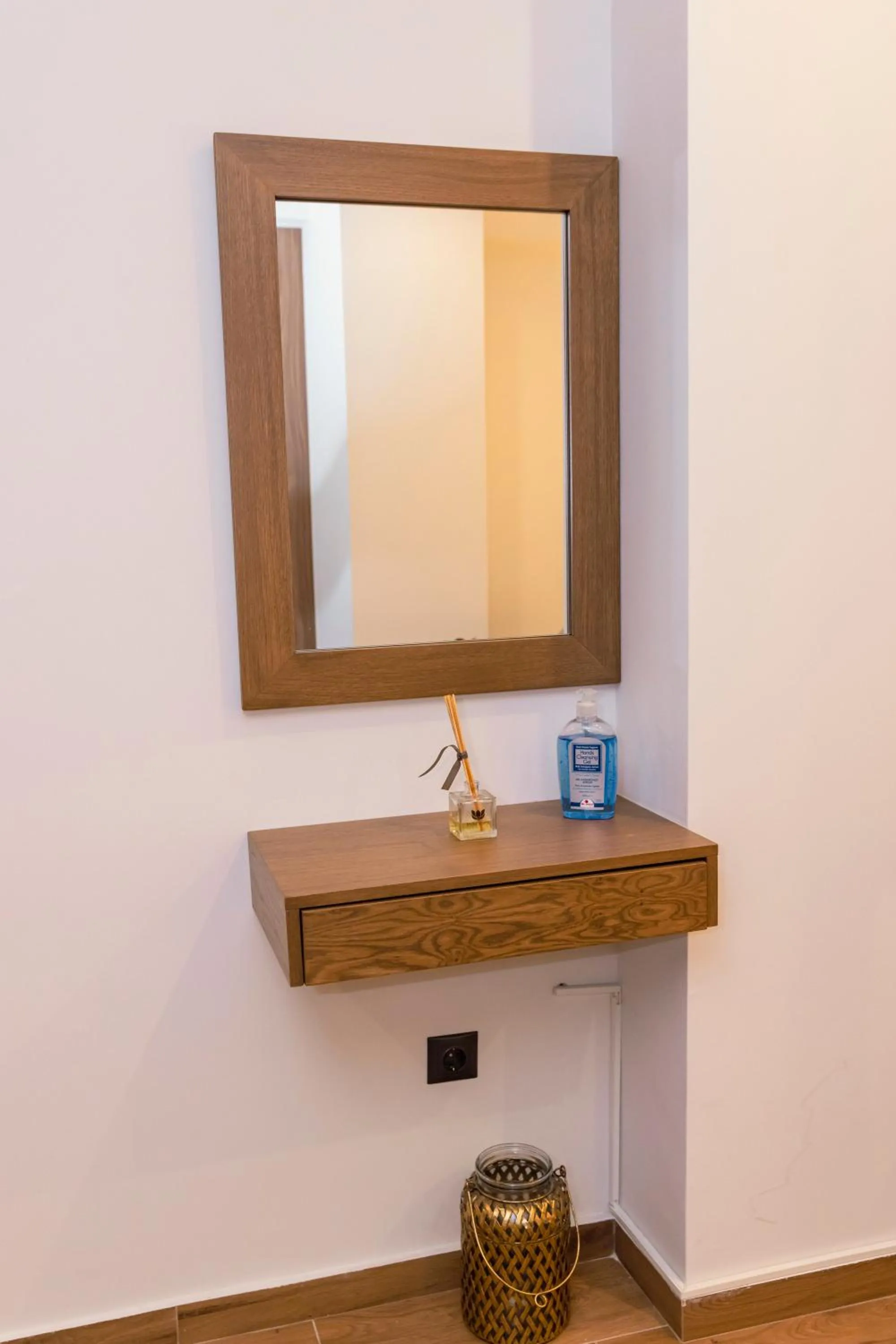 Centrally Elegant Suite by Acropolis