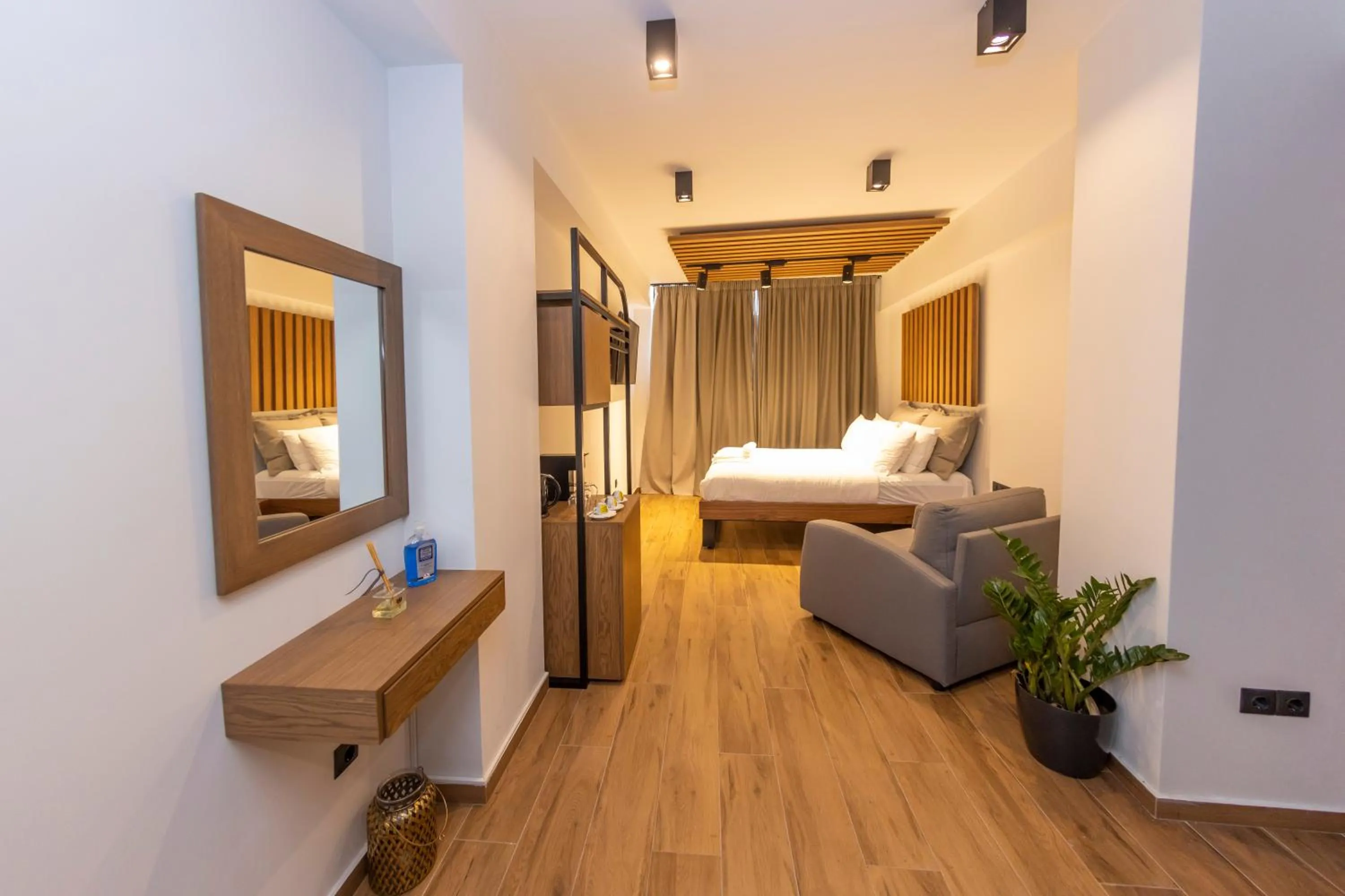 Centrally Elegant Suite by Acropolis