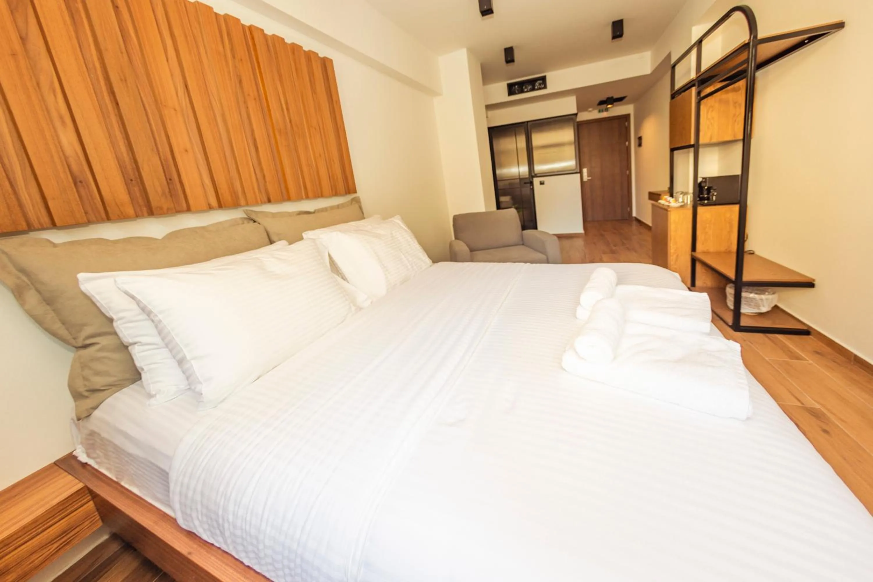 Centrally Elegant Suite by Acropolis