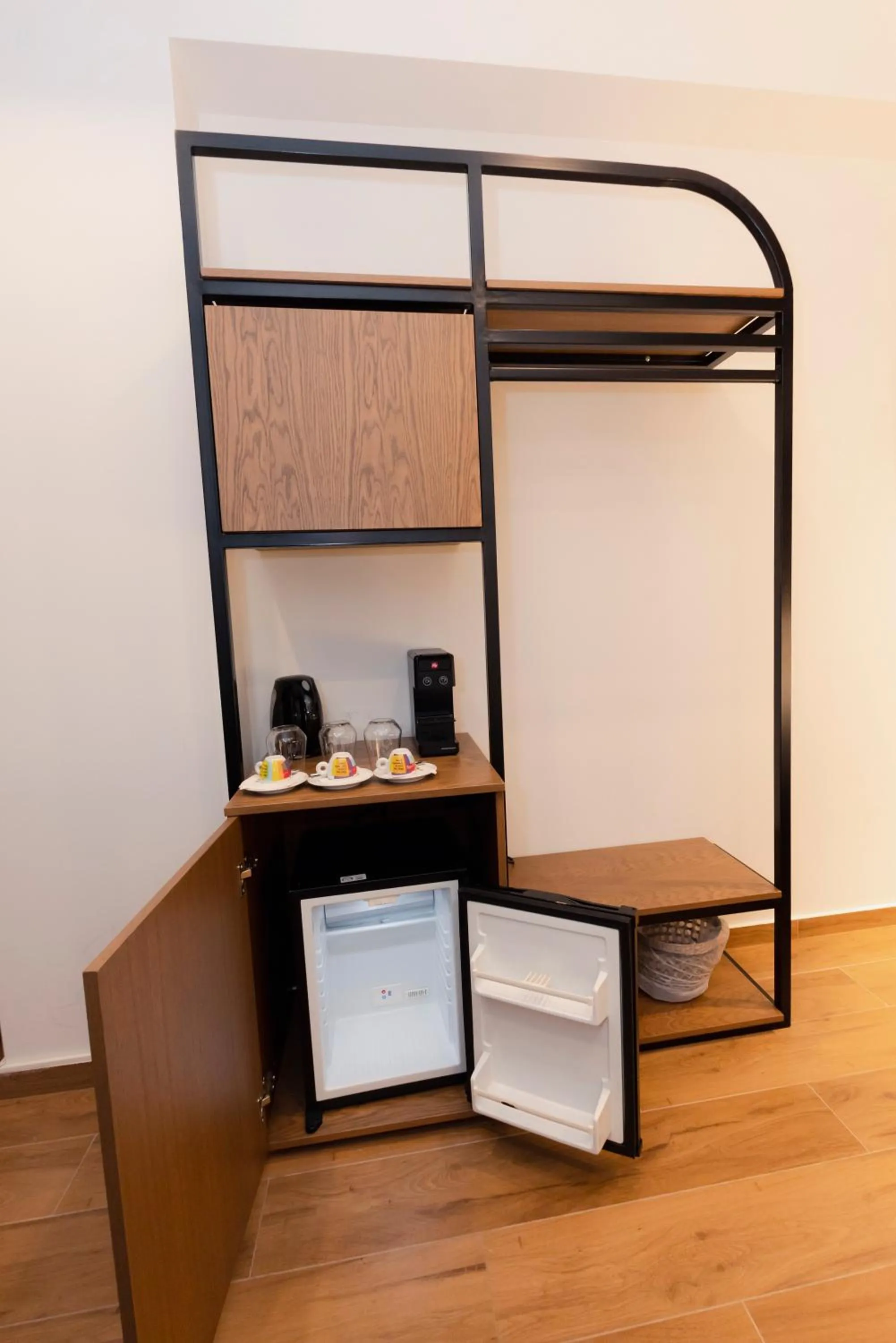 Centrally Elegant Suite by Acropolis