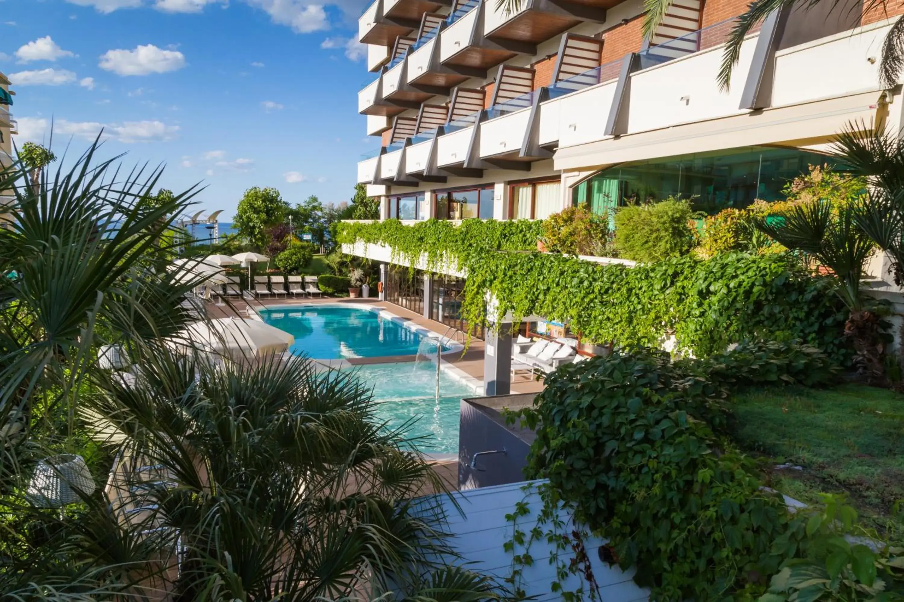 Spring, Swimming Pool in Hotel Alexander