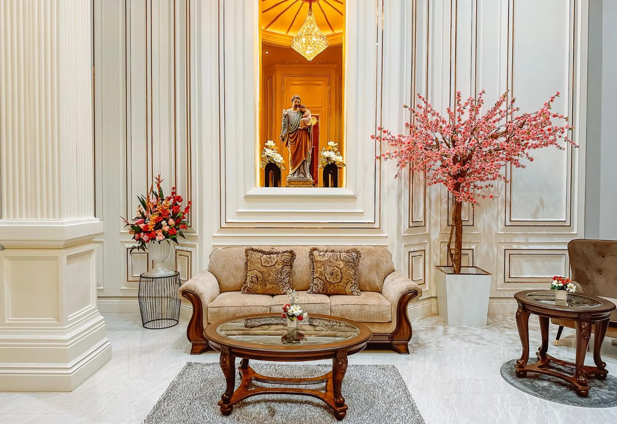 Property building in Grand Lord Hotel & Residence - Pattaya