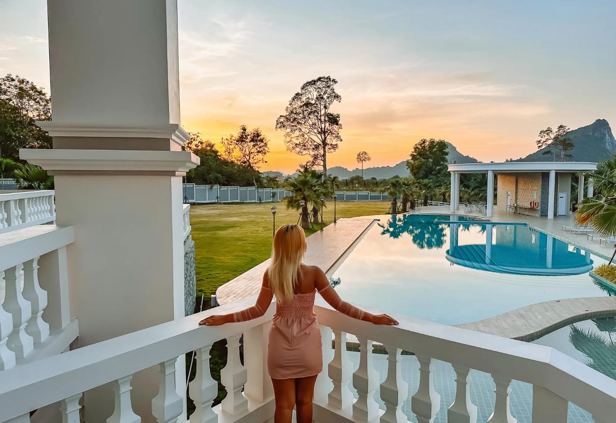 Pool view in Grand Lord Hotel & Residence - Pattaya