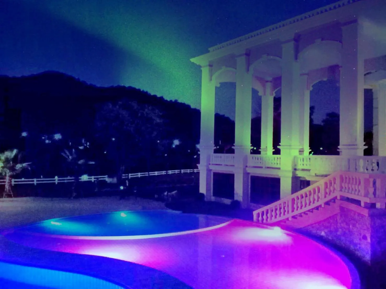 Swimming pool in Grand Lord Hotel & Residence - Pattaya