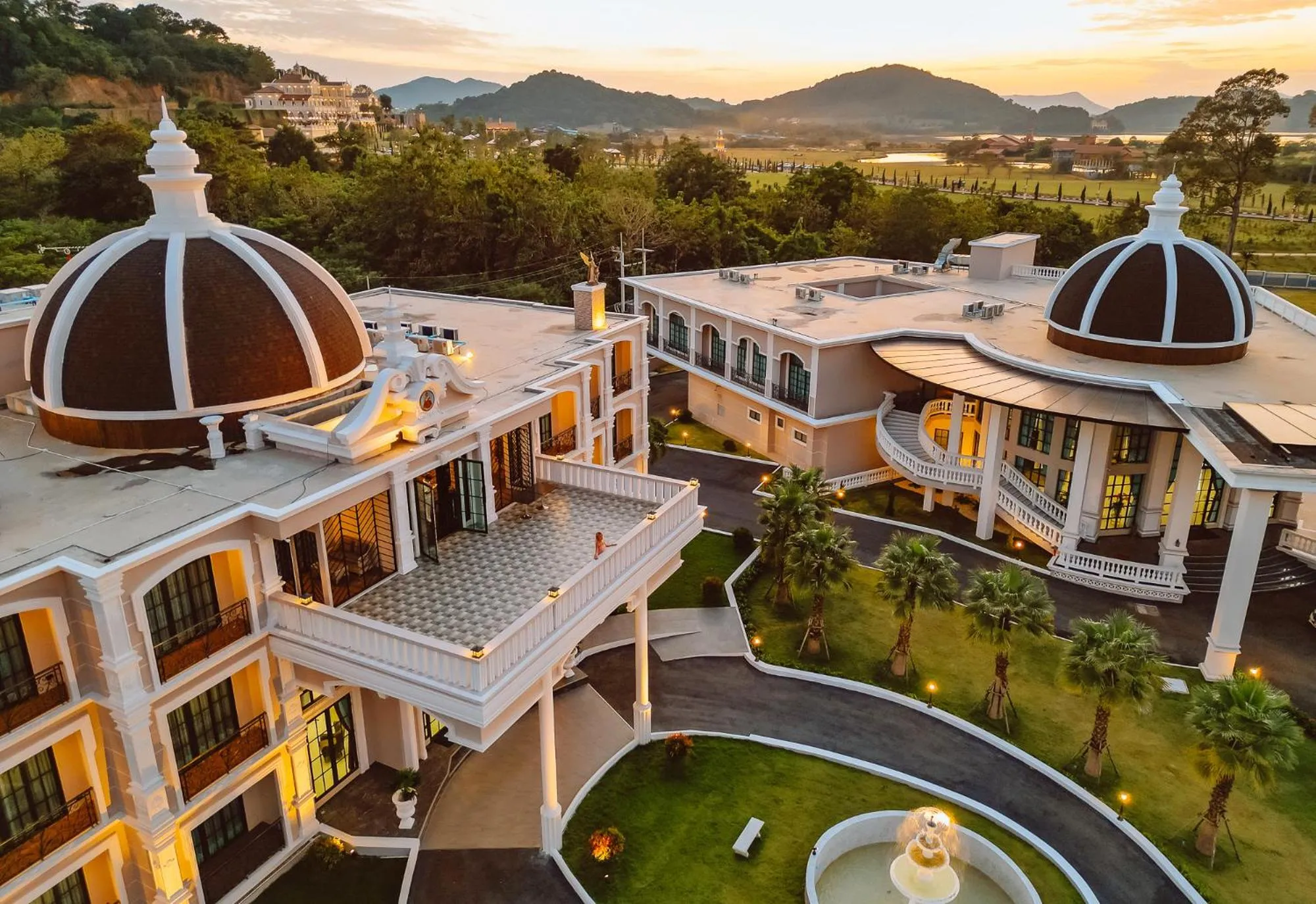 Property building in Grand Lord Hotel & Residence - Pattaya