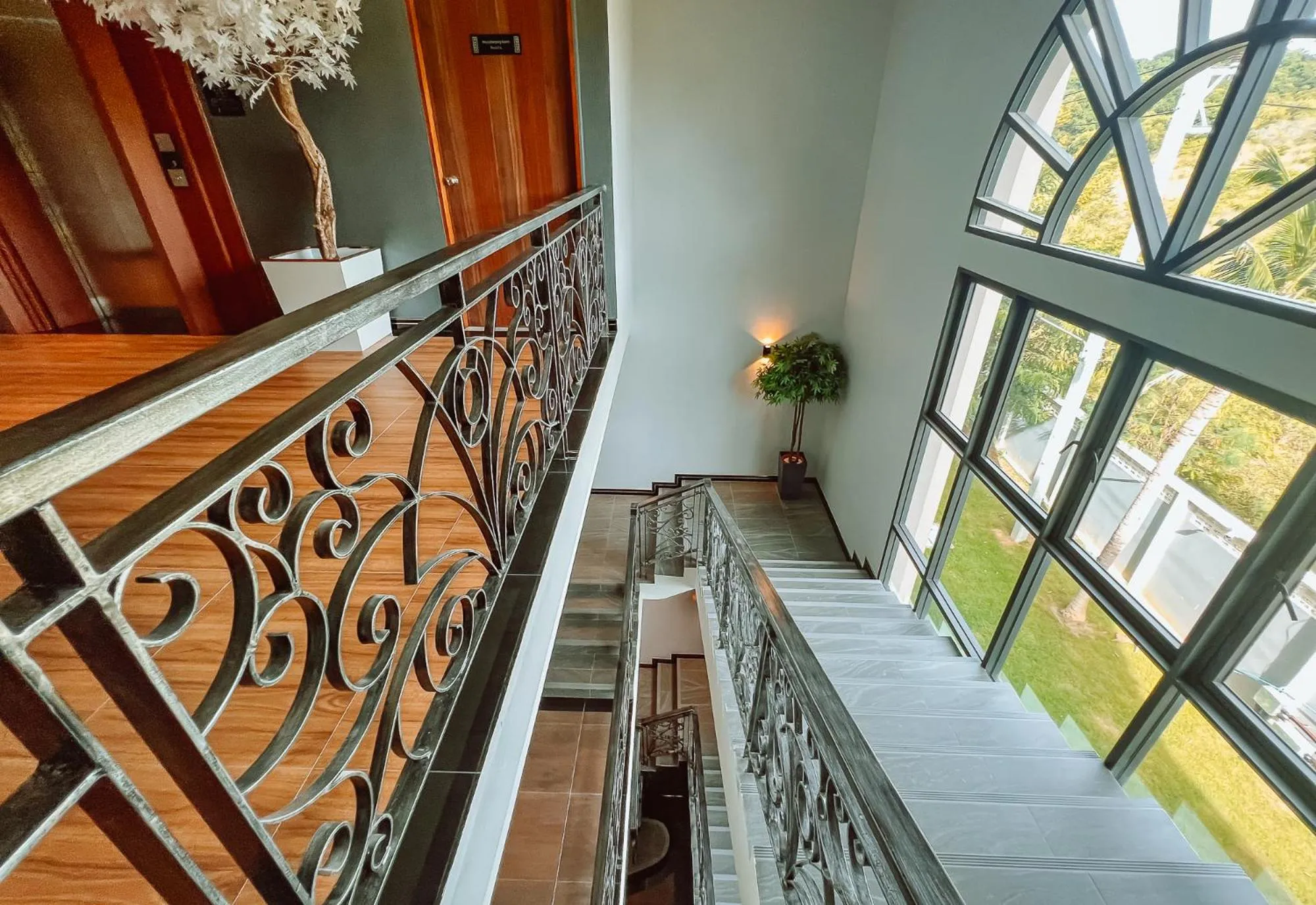 Property building in Grand Lord Hotel & Residence - Pattaya