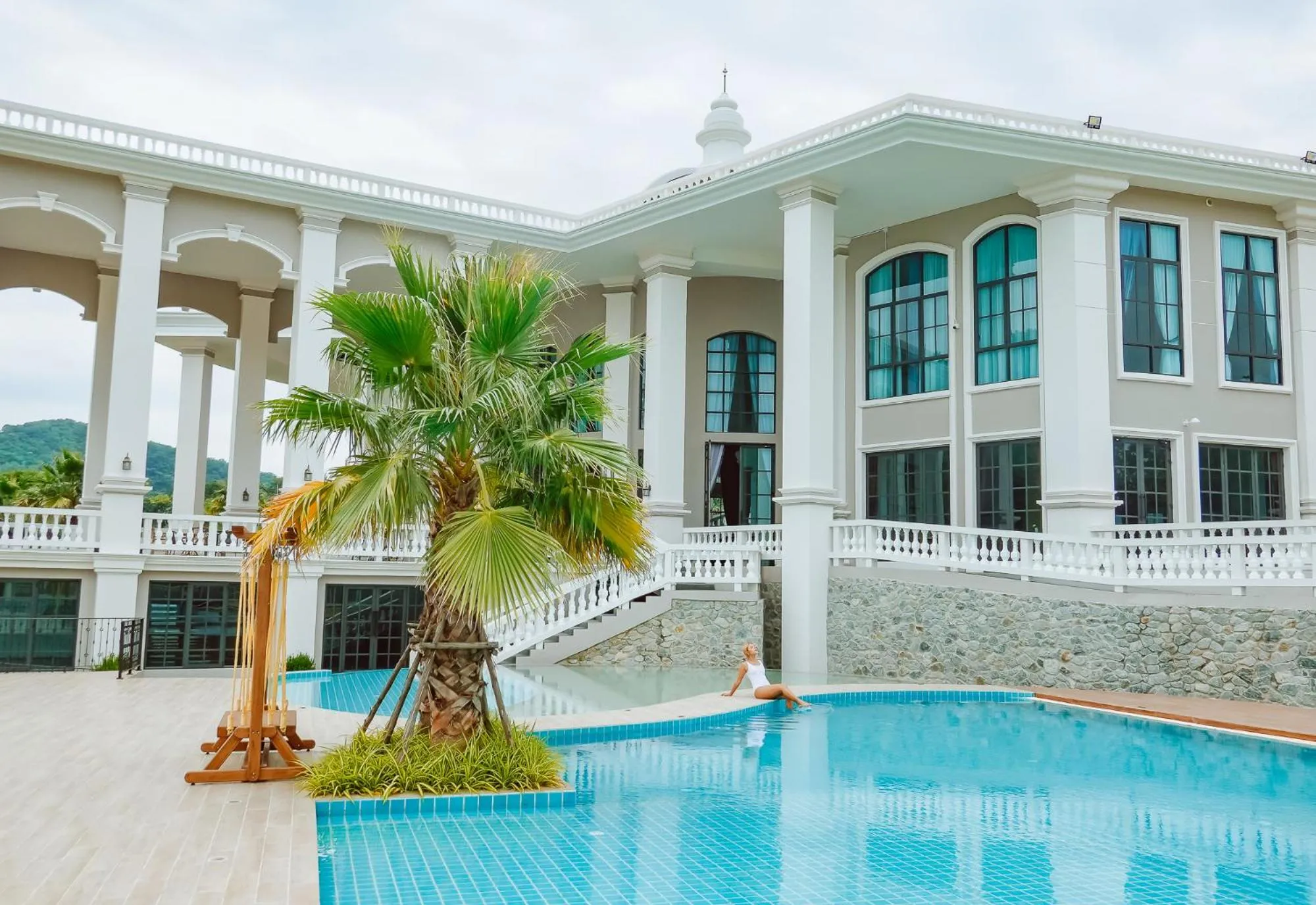 Swimming pool in Grand Lord Hotel & Residence - Pattaya