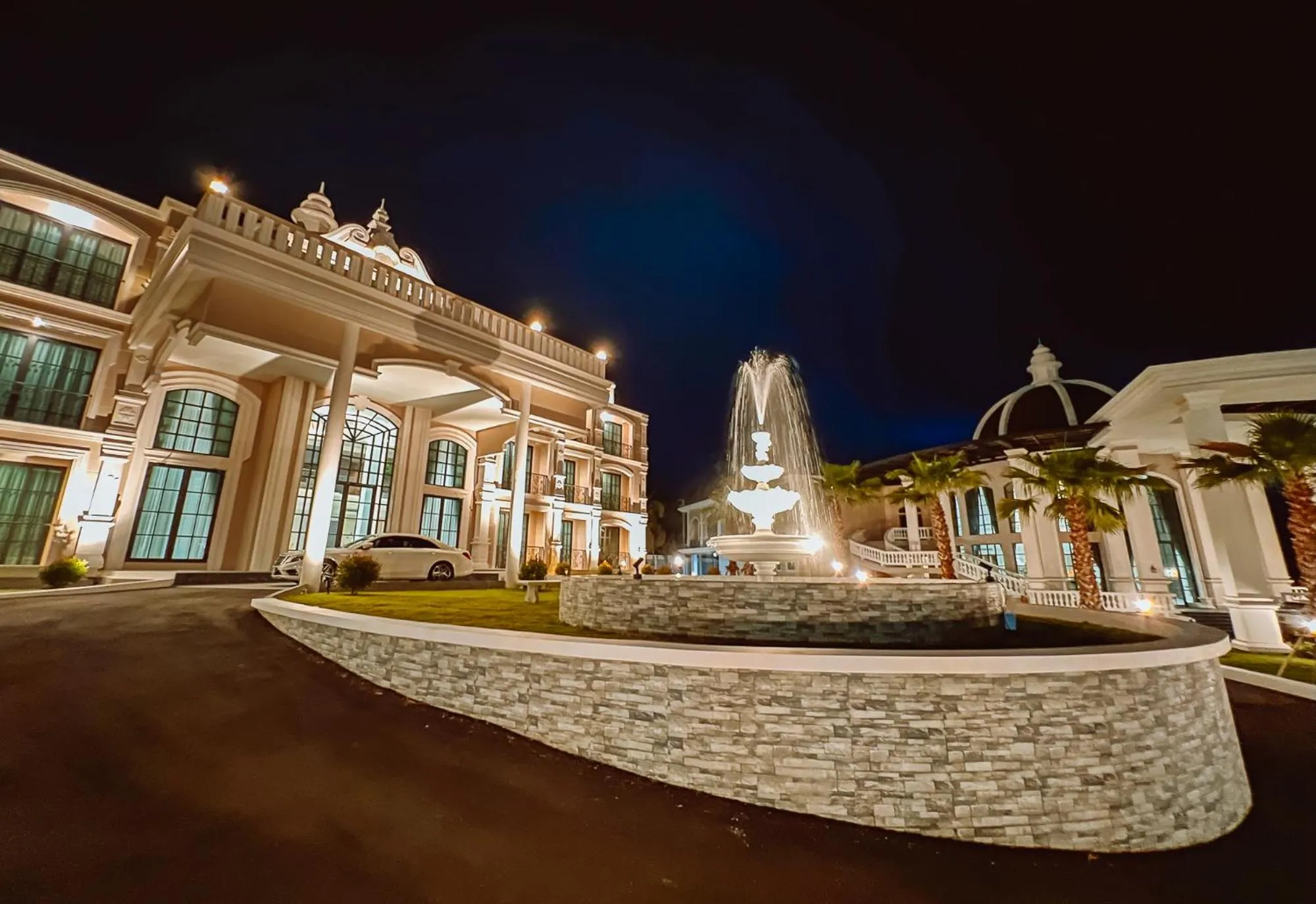 Property building in Grand Lord Hotel & Residence - Pattaya