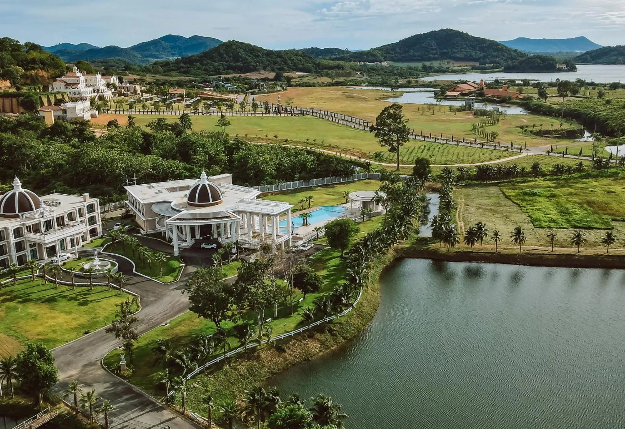 Property building in Grand Lord Hotel & Residence - Pattaya