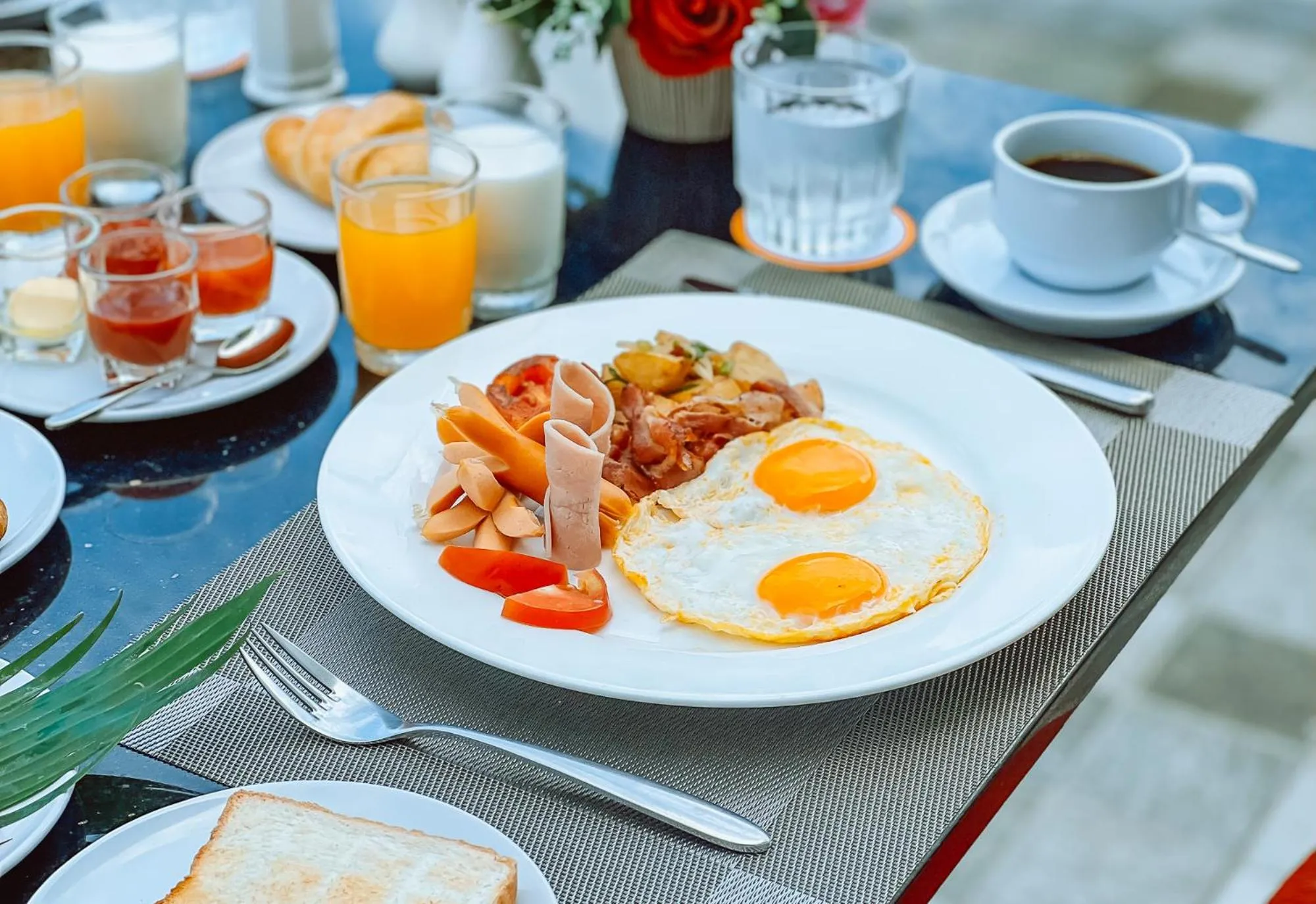 Restaurant/places to eat in Grand Lord Hotel & Residence - Pattaya