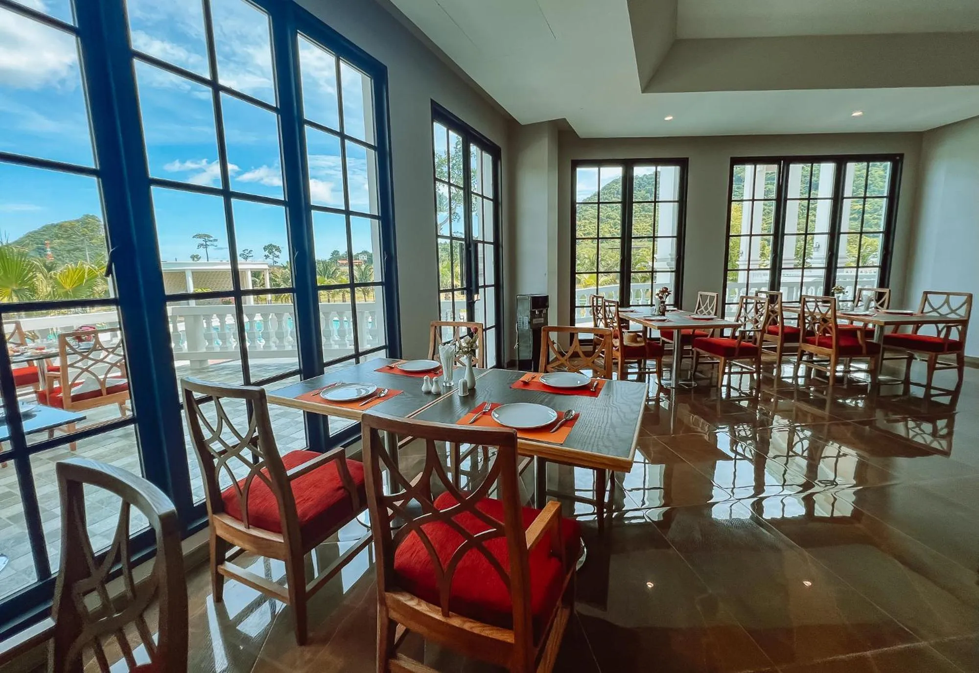 Restaurant/places to eat in Grand Lord Hotel & Residence - Pattaya