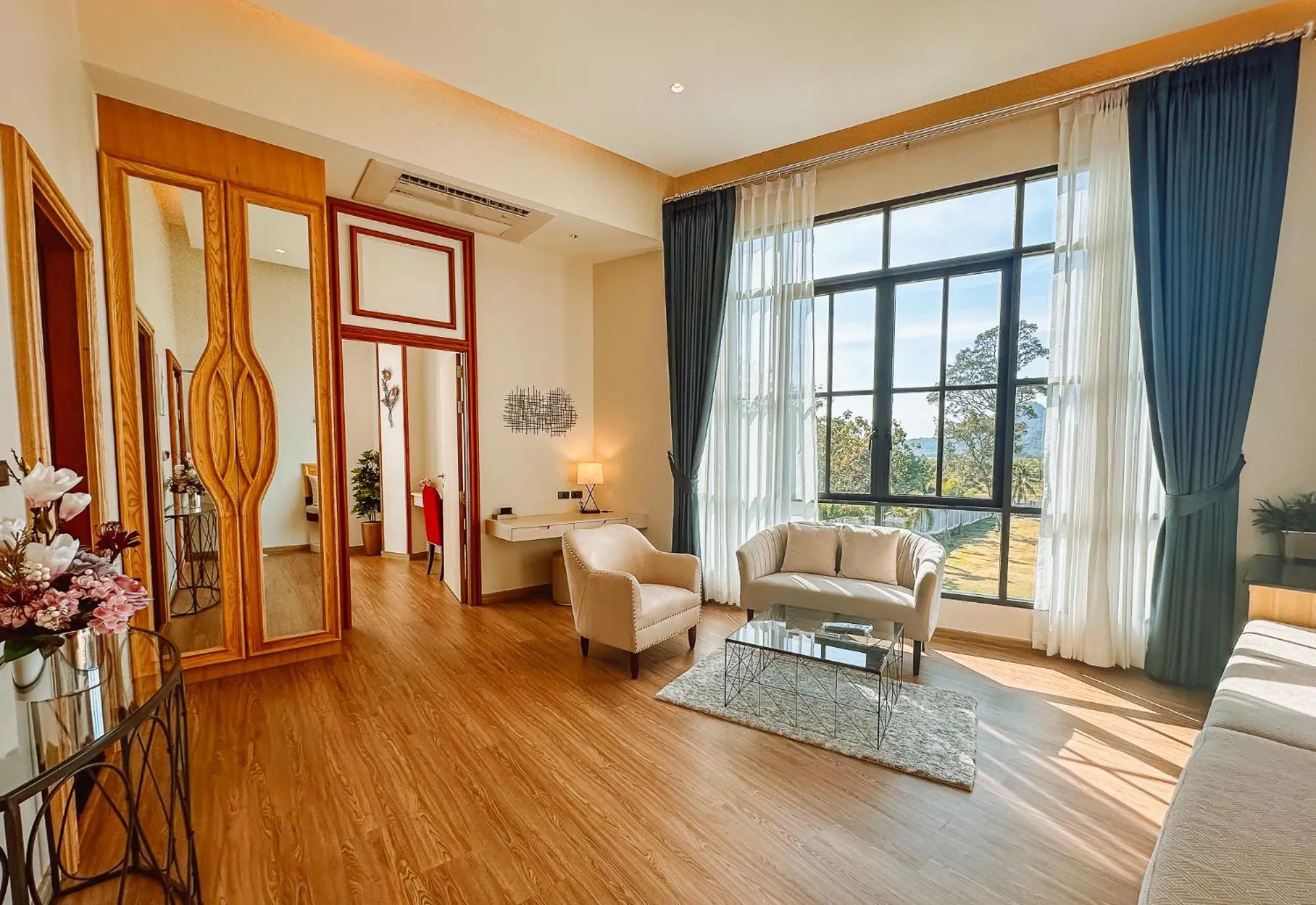 Living room in Grand Lord Hotel & Residence - Pattaya