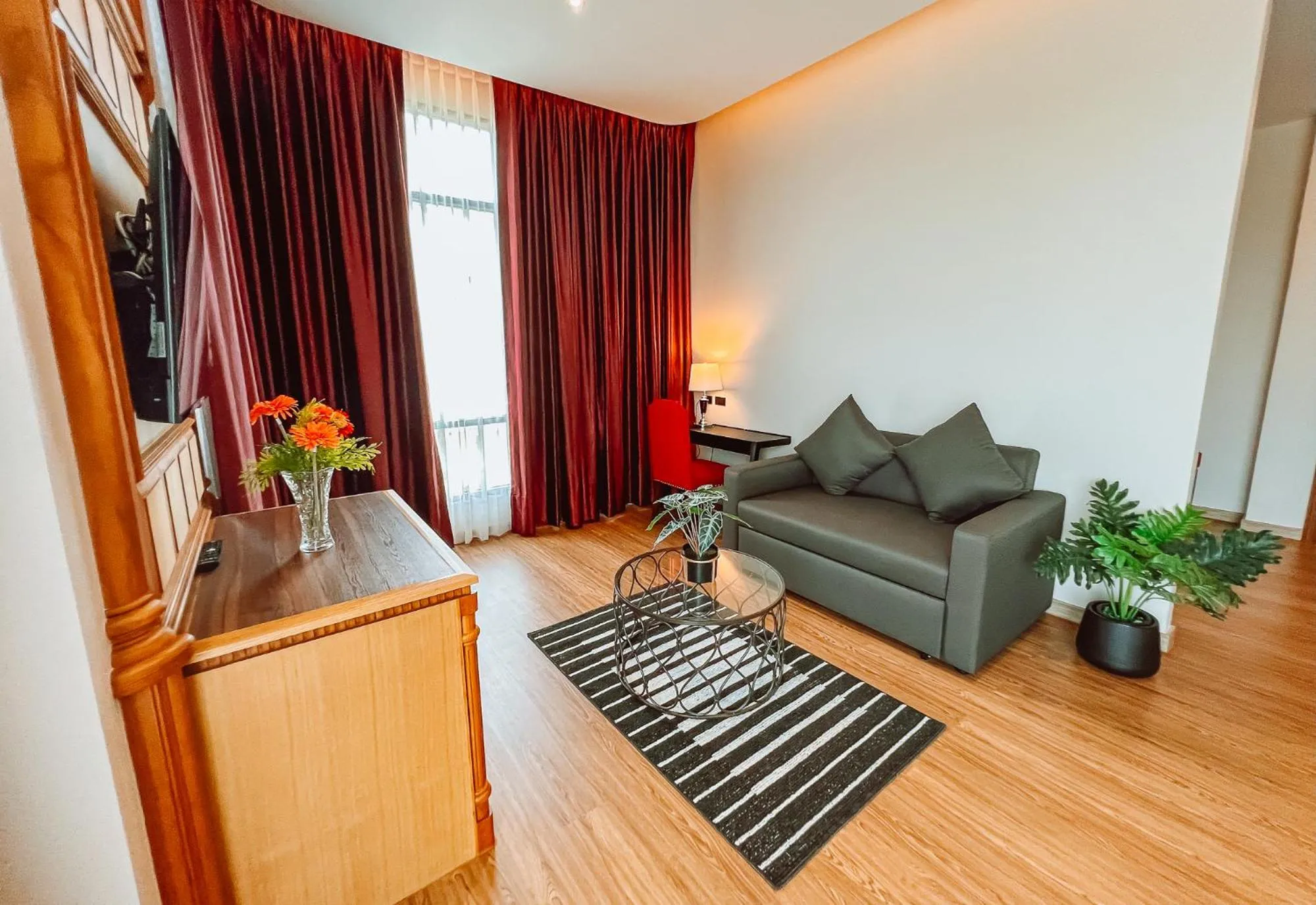 Seating area in Grand Lord Hotel & Residence - Pattaya