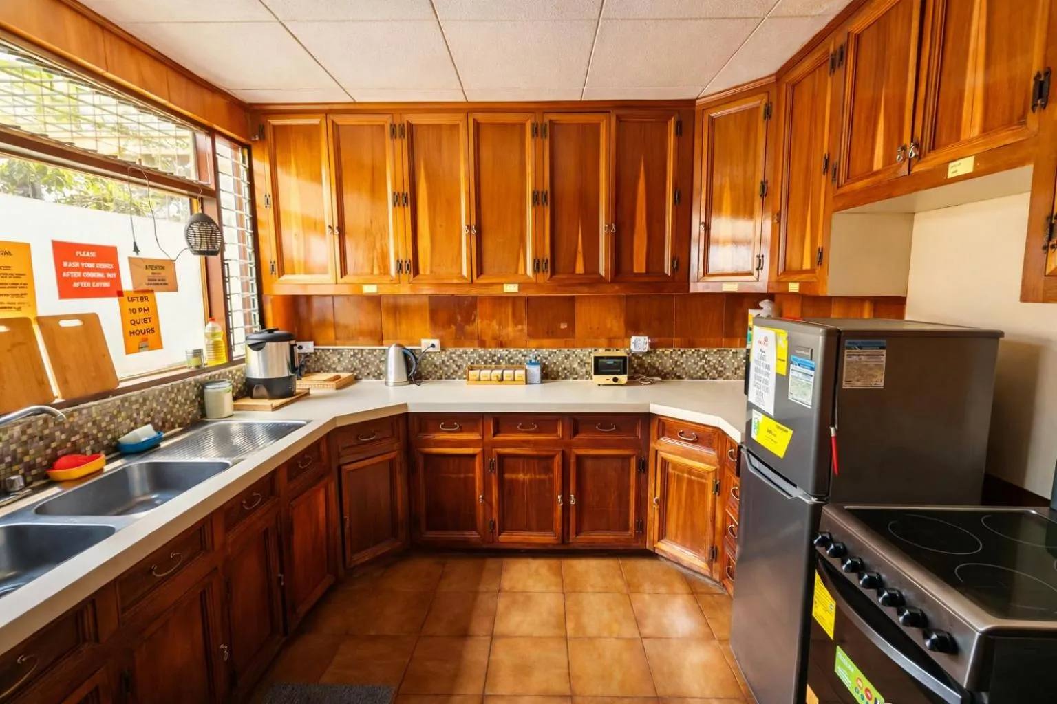 Communal kitchen in Chillout Hostel Barrio Escalante