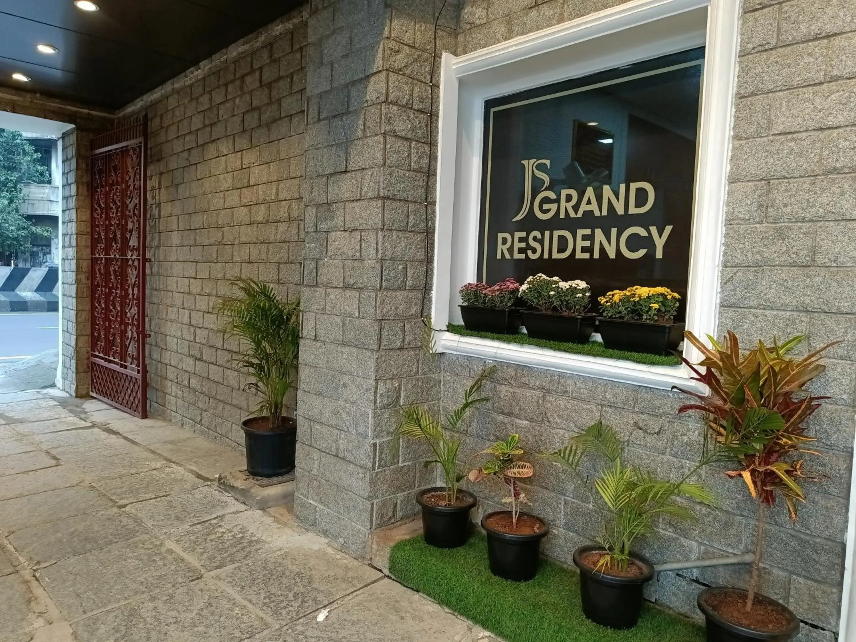Property building in JS Grand Residency - Formerly as Emarald Property building in JS Grand Residency - Formerly as Emarald