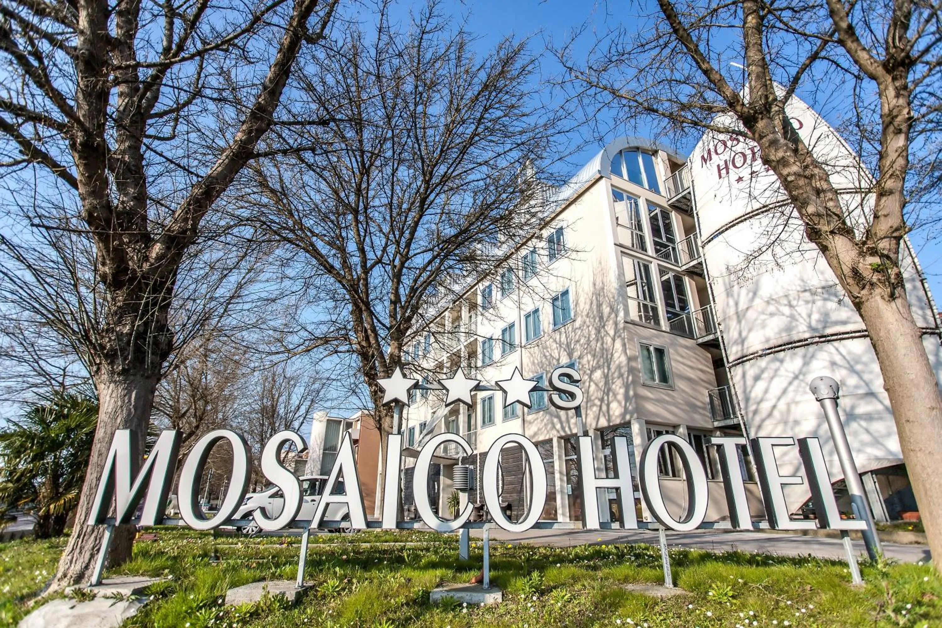 Property building in Hotel Mosaico