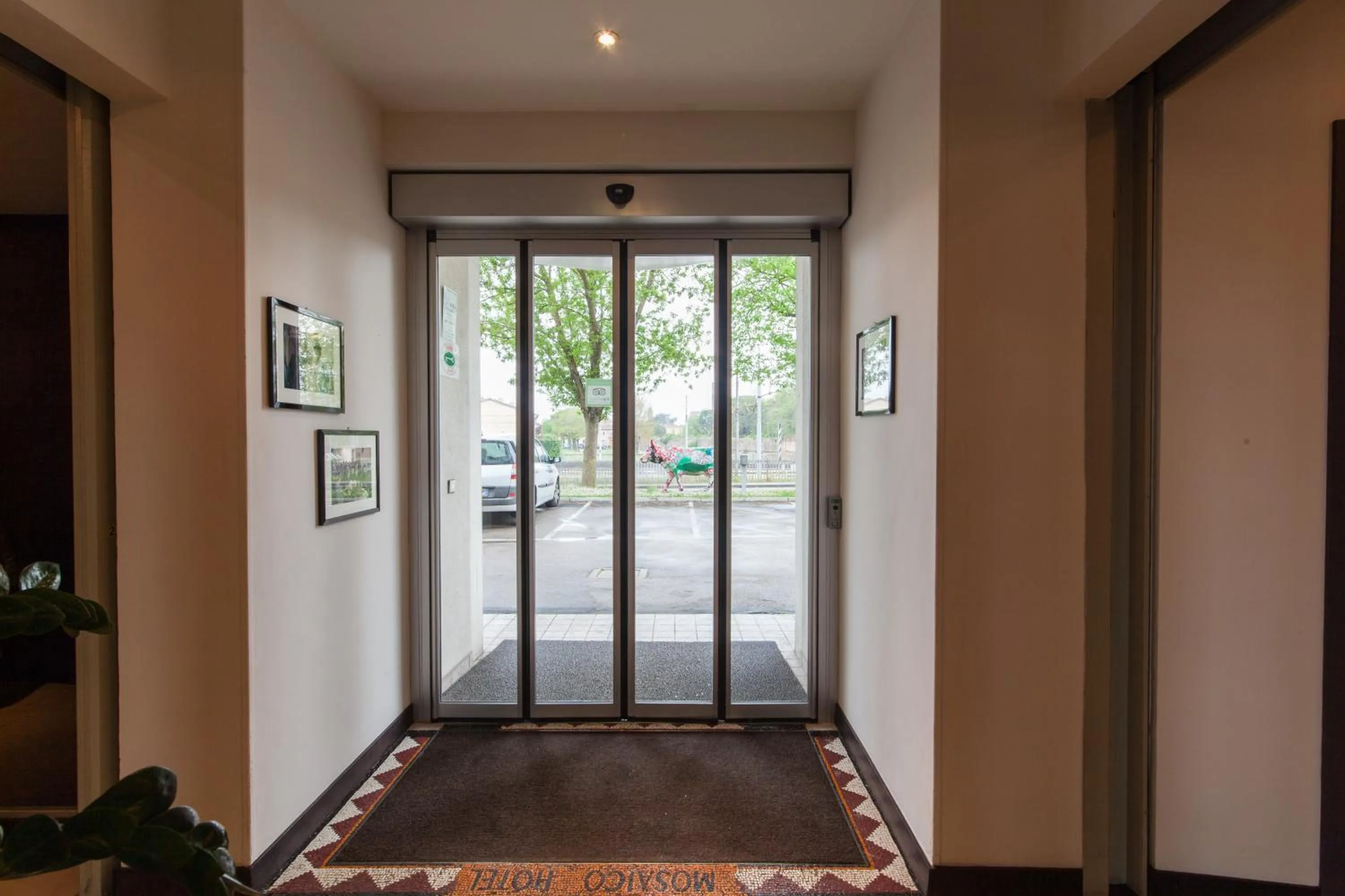 Facade/entrance in Hotel Mosaico
