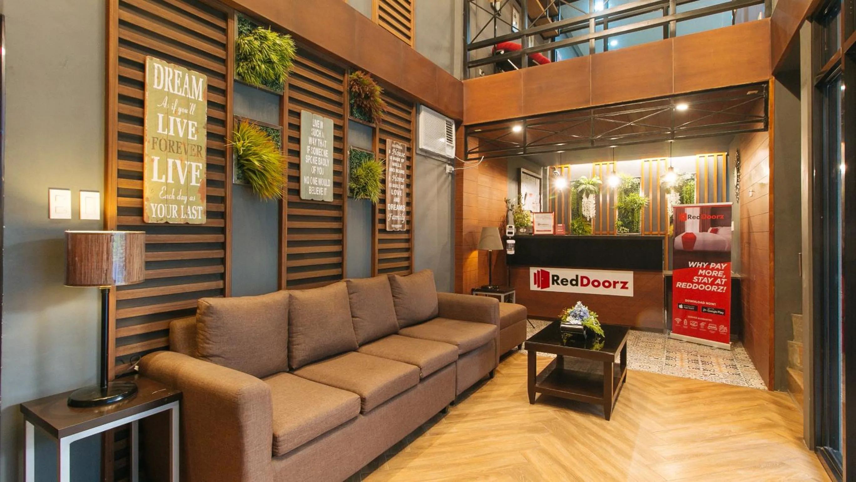 Seating area in RedDoorz @ Gardenview Hotel GTower Angeles