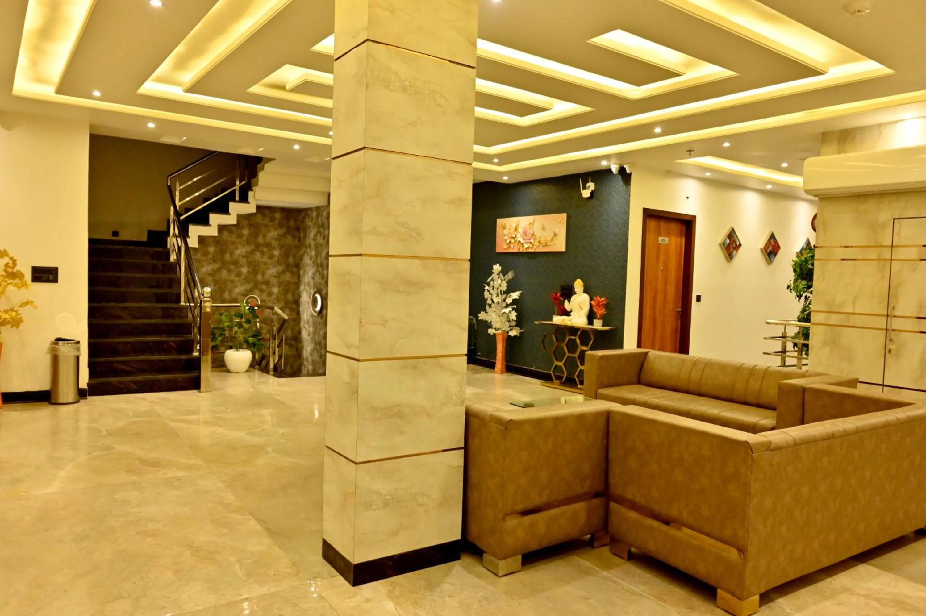 Seating area in Hotel Elite - 5 Mins From Golden Temple