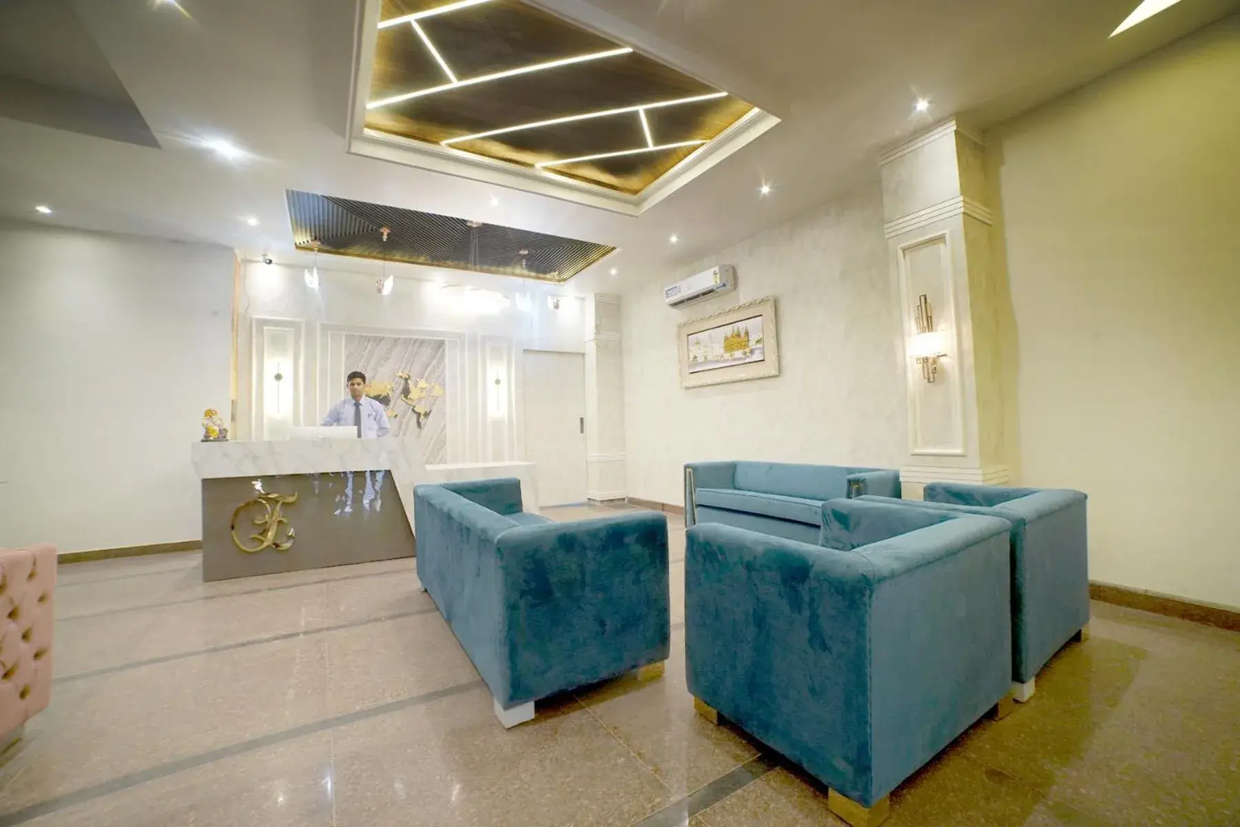 Lobby or reception in Hotel Elite - 5 Mins From Golden Temple Lobby or reception in Hotel Elite - 5 Mins From Golden Temple