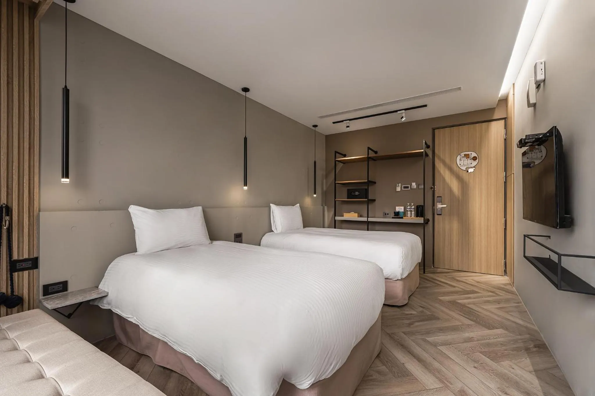 Photo of the whole room, Bed in HOTEL LEISURE Kaohsiung