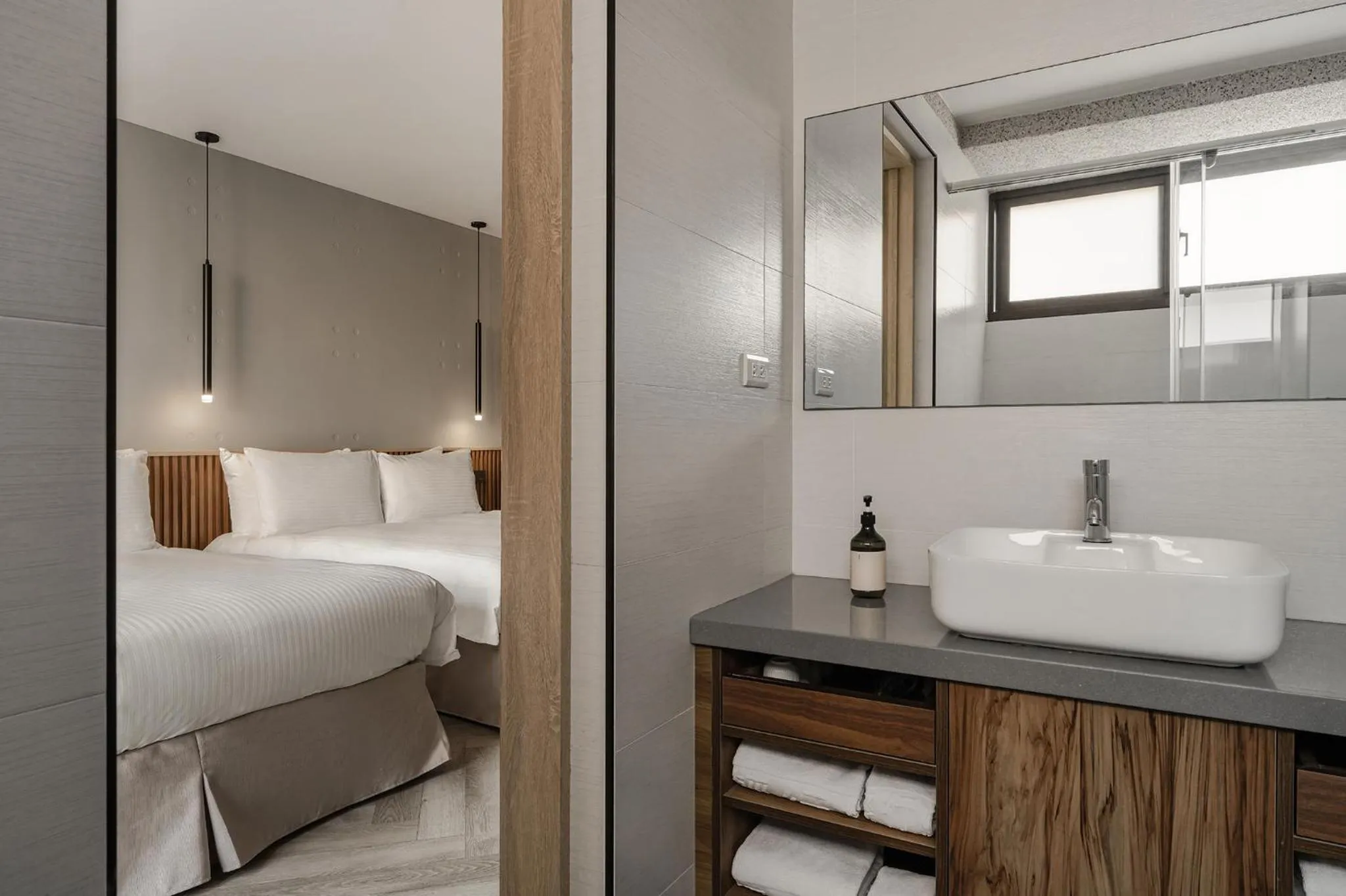 Photo of the whole room, Bed in HOTEL LEISURE Kaohsiung