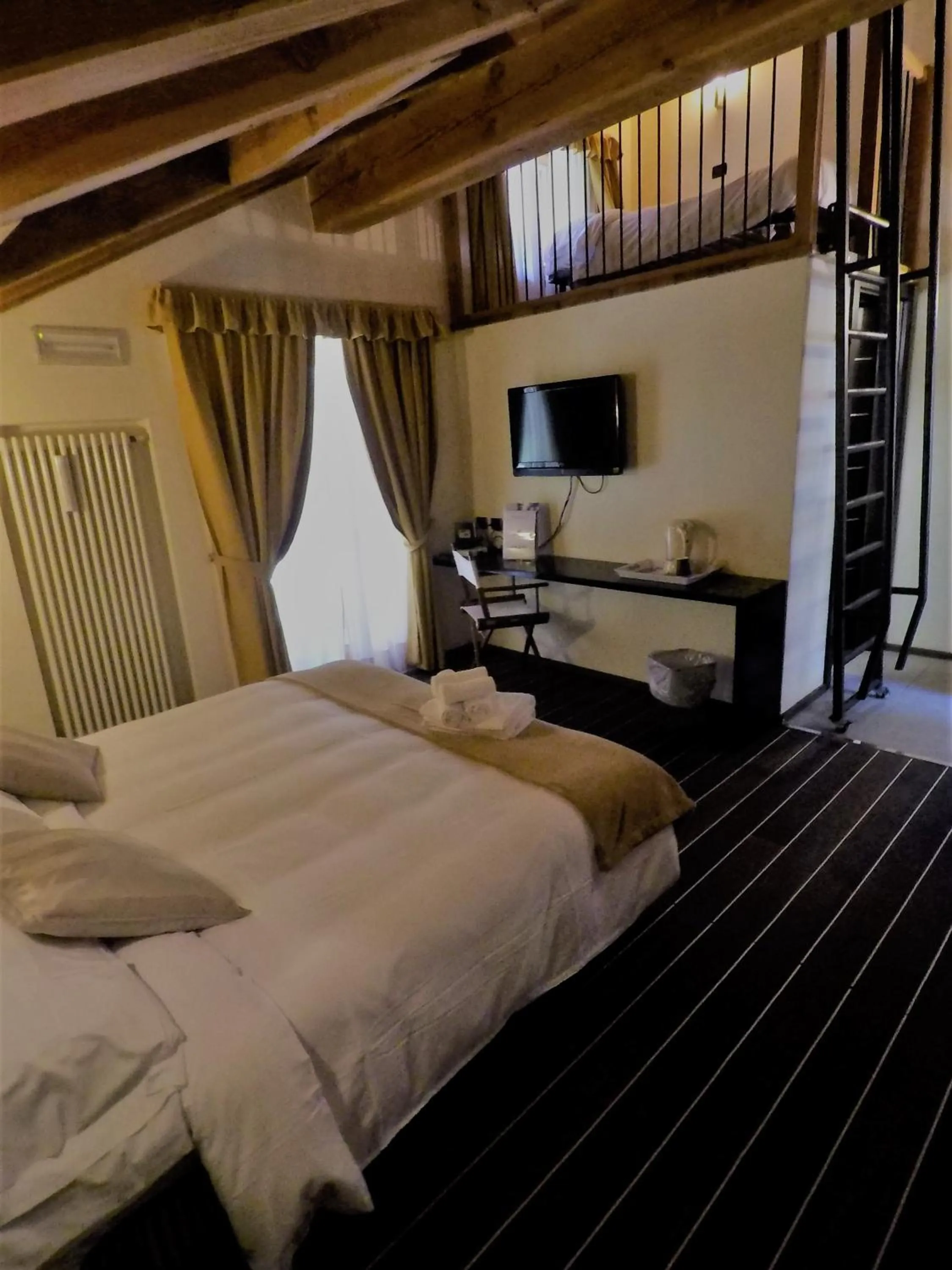 Photo of the whole room, Bed in Hotel Nordend