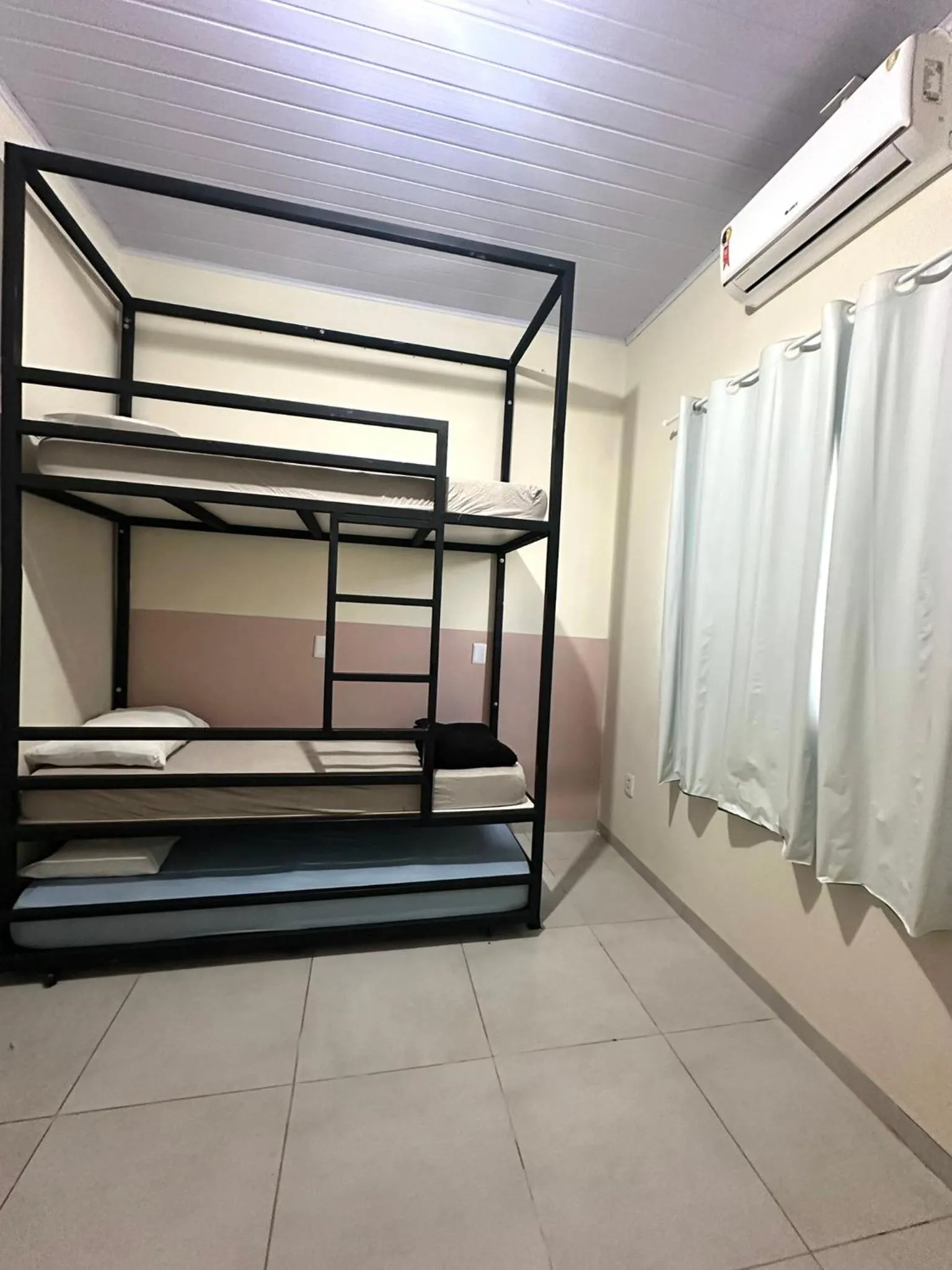 Photo of the whole room, Bed in Residencial Davisis - Parada do Jalapão