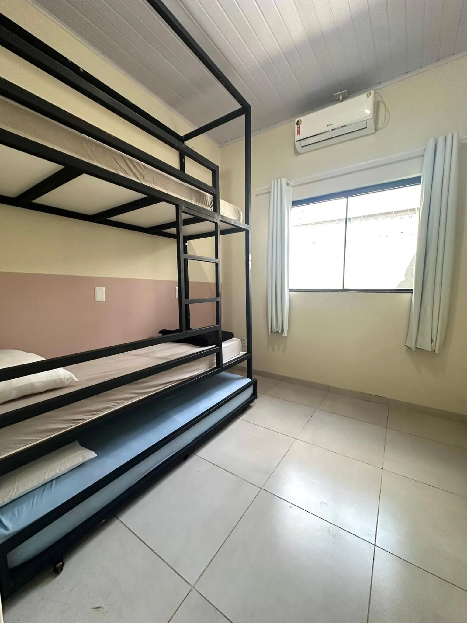 Photo of the whole room, Bed in Residencial Davisis - Parada do Jalapão