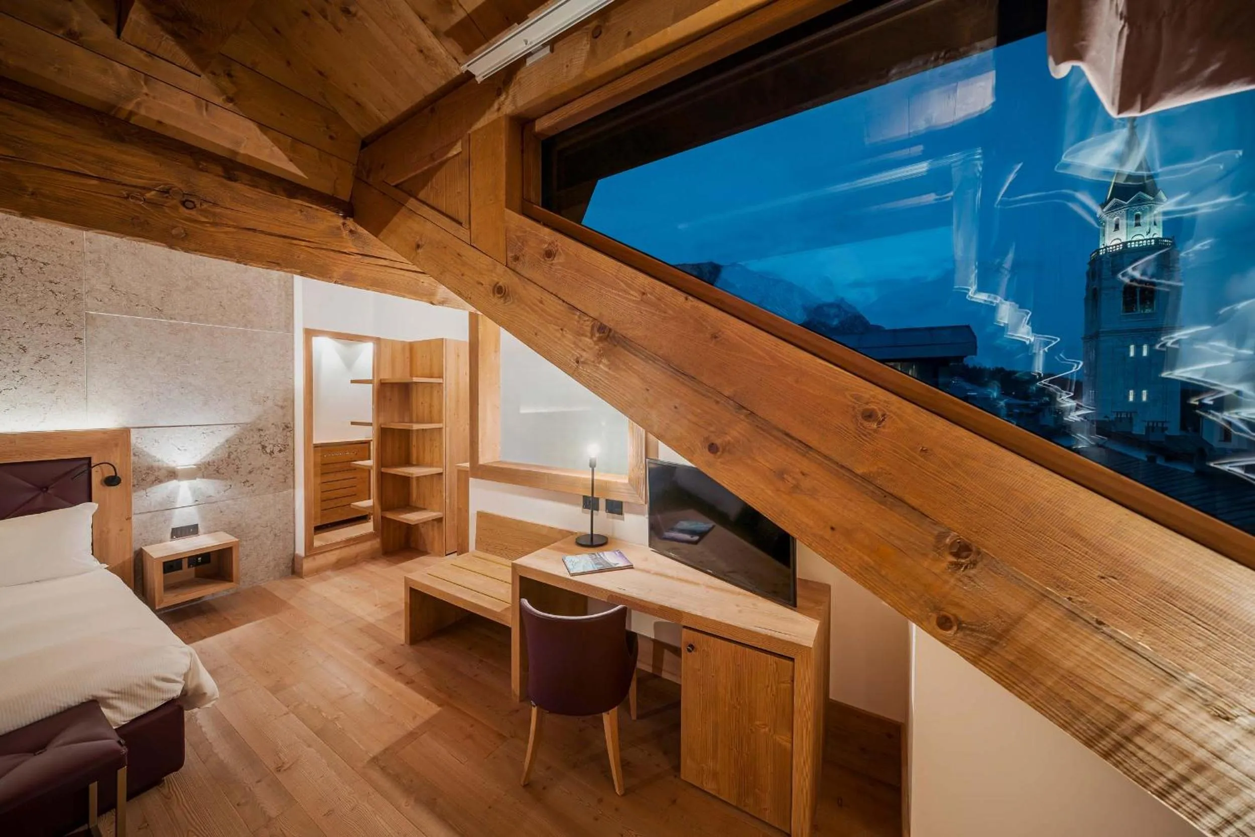 Bed in Royal Hotel Cortina