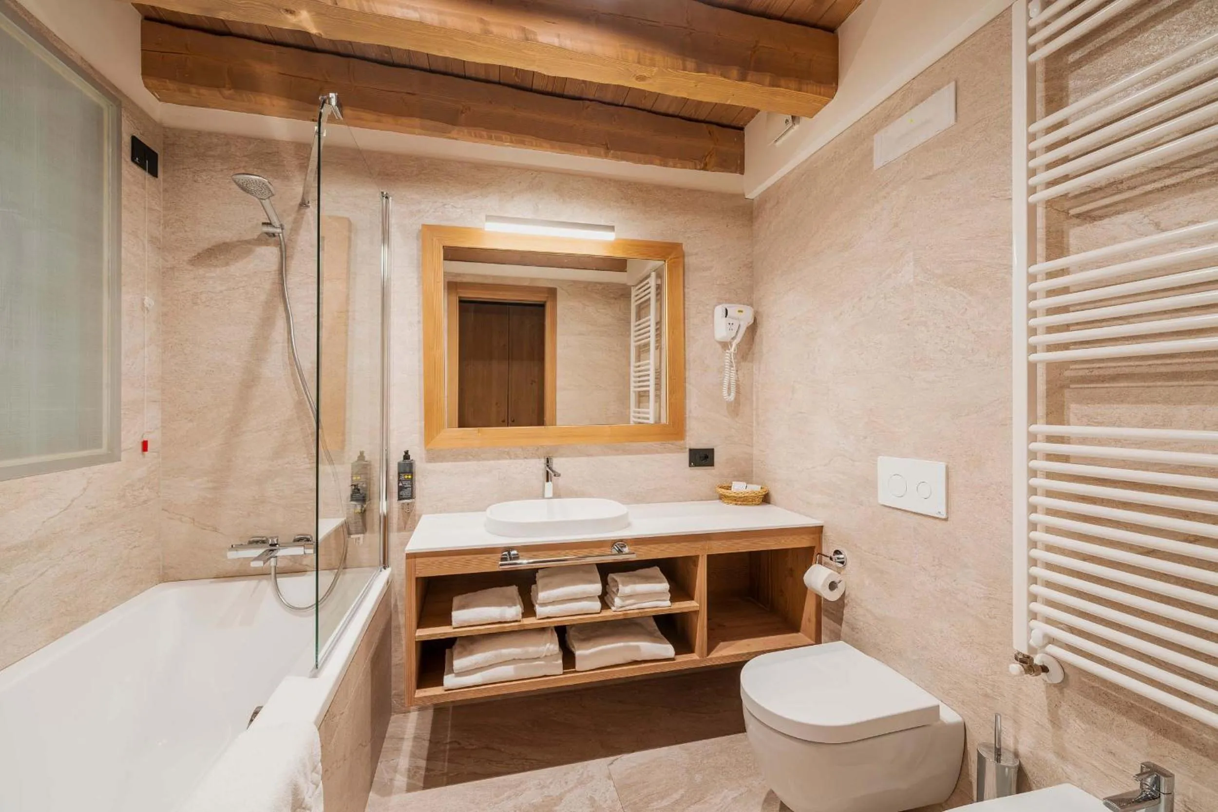 Shower in Royal Hotel Cortina