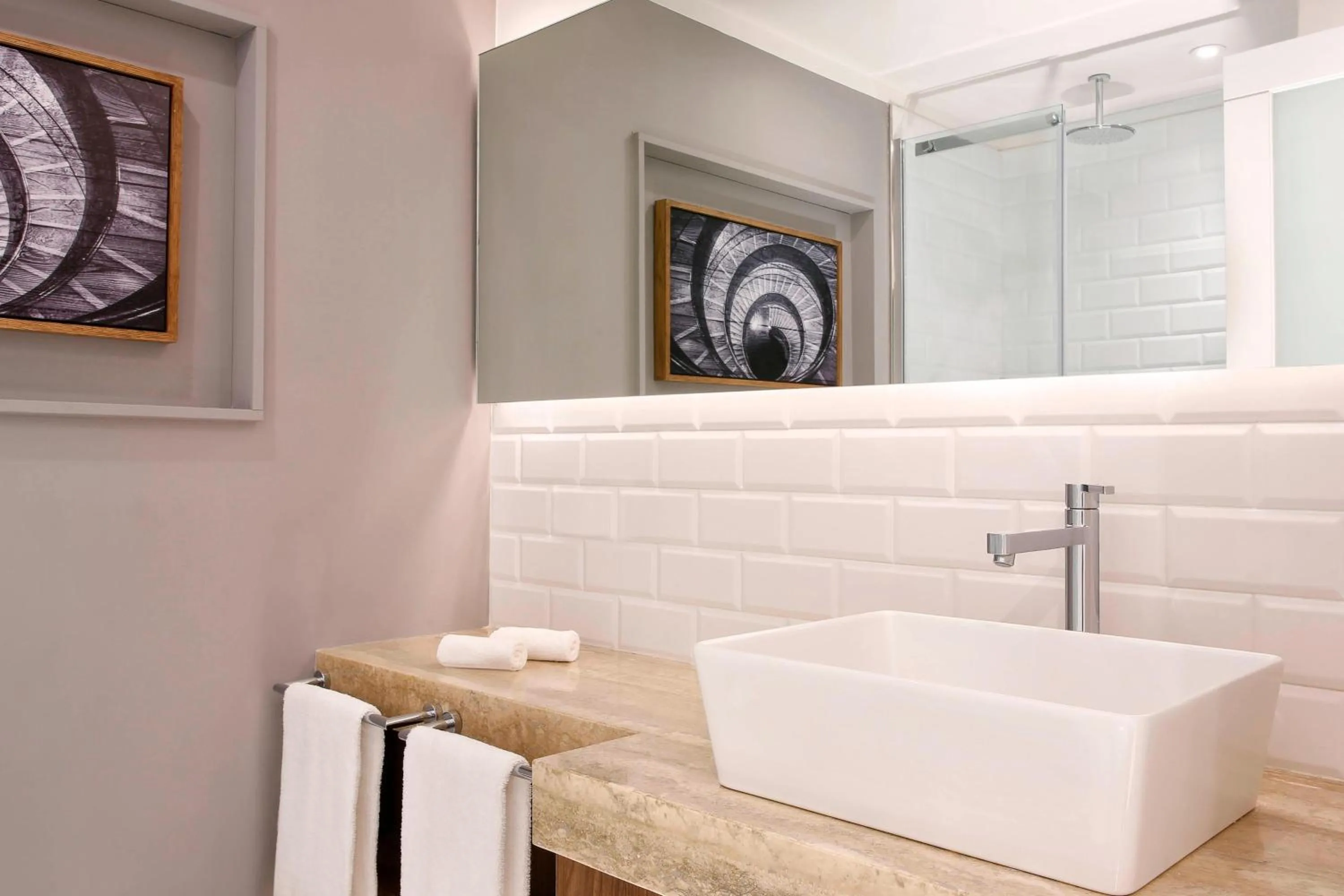 Bathroom in Le Meridien Visconti Rome