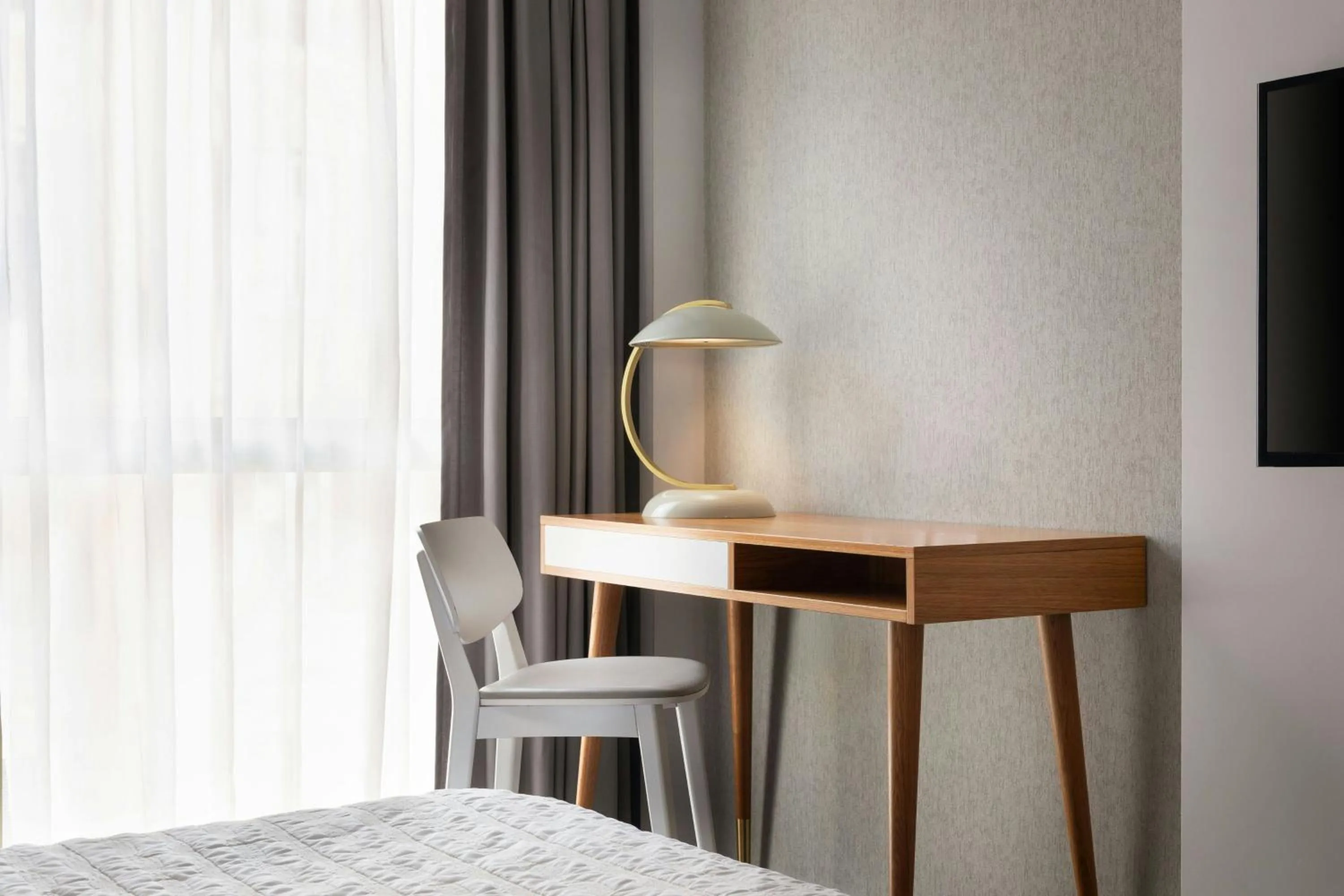 Photo of the whole room, Bed in Le Meridien Visconti Rome