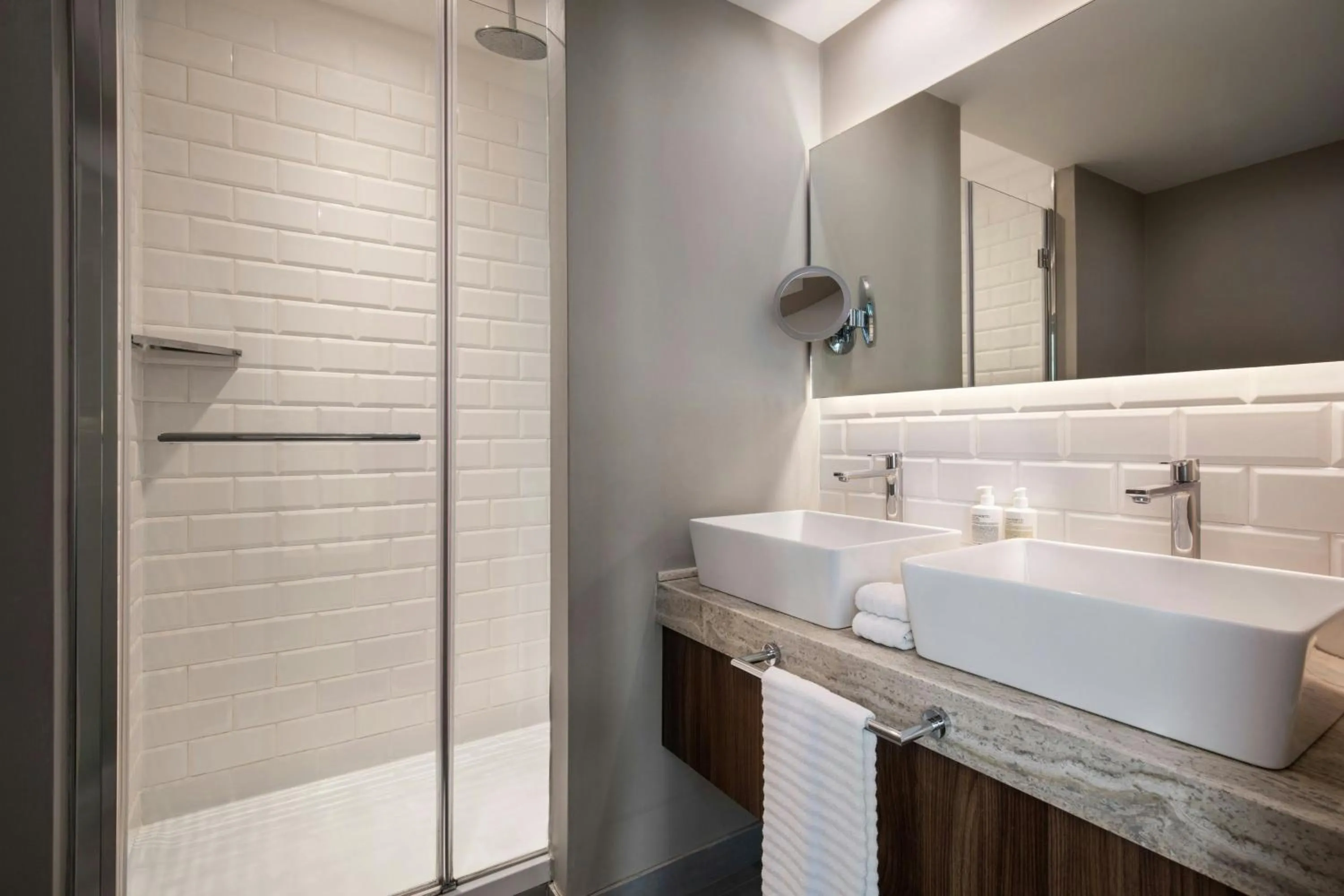 Bathroom in Le Meridien Visconti Rome