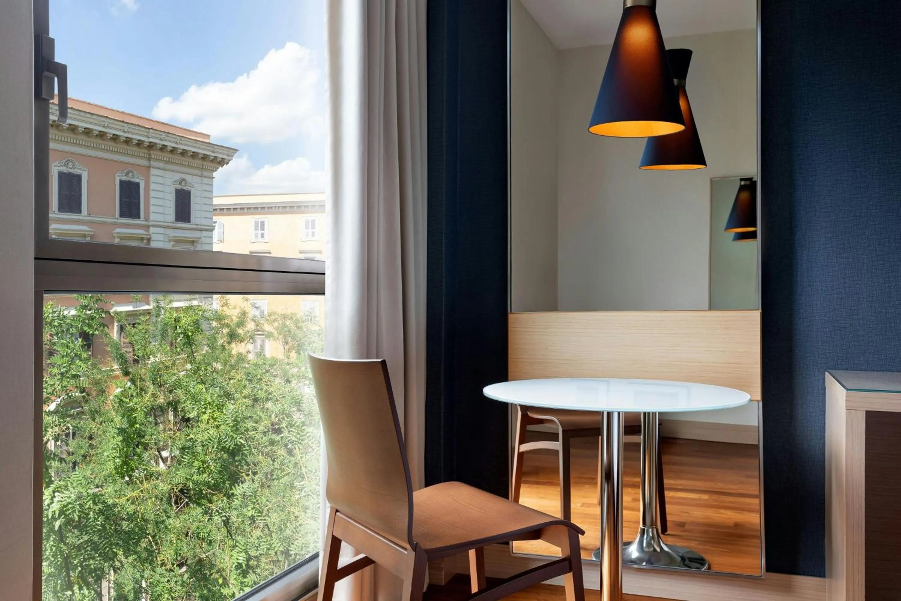 Photo of the whole room in Le Meridien Visconti Rome