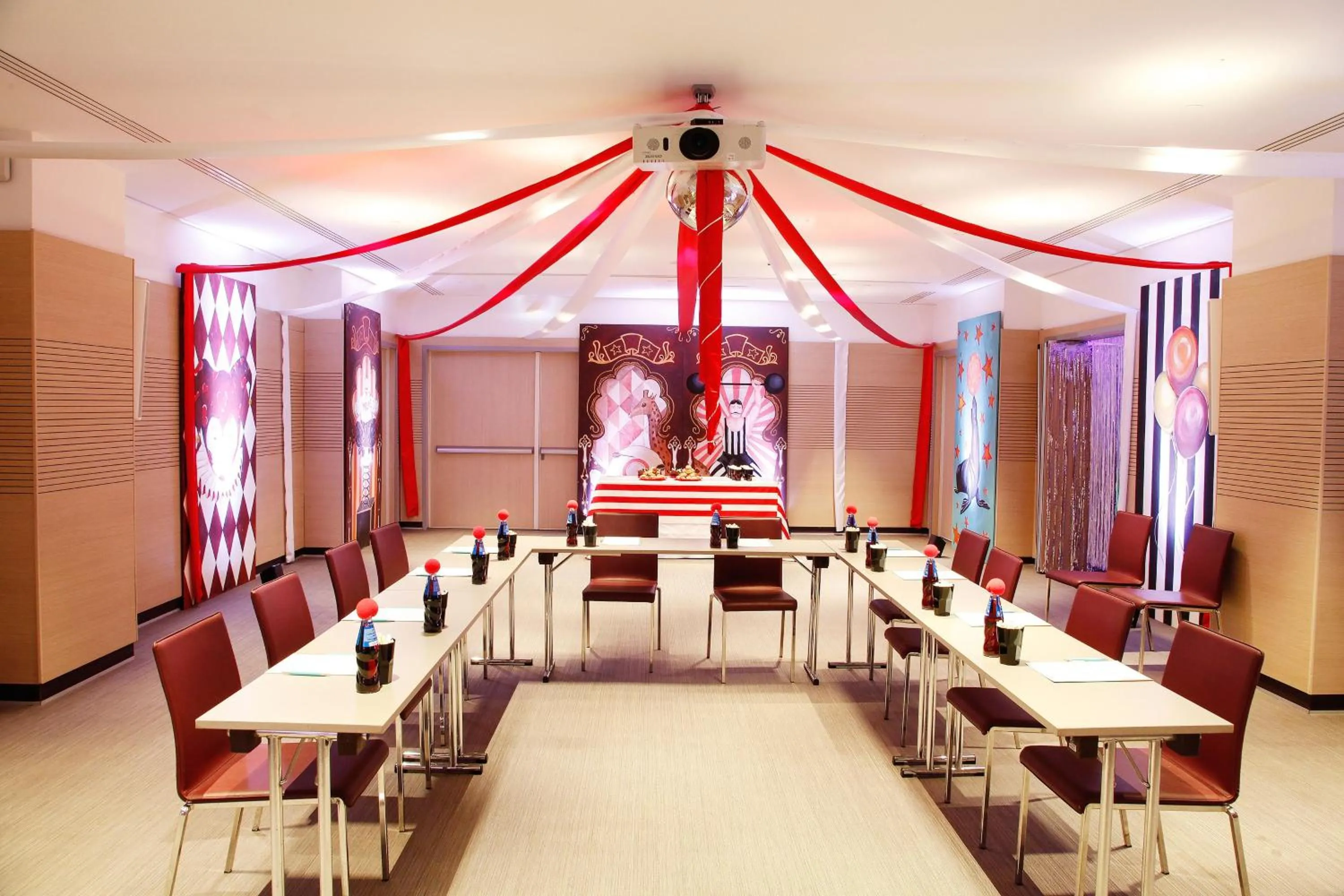 Meeting/conference room in Le Meridien Visconti Rome