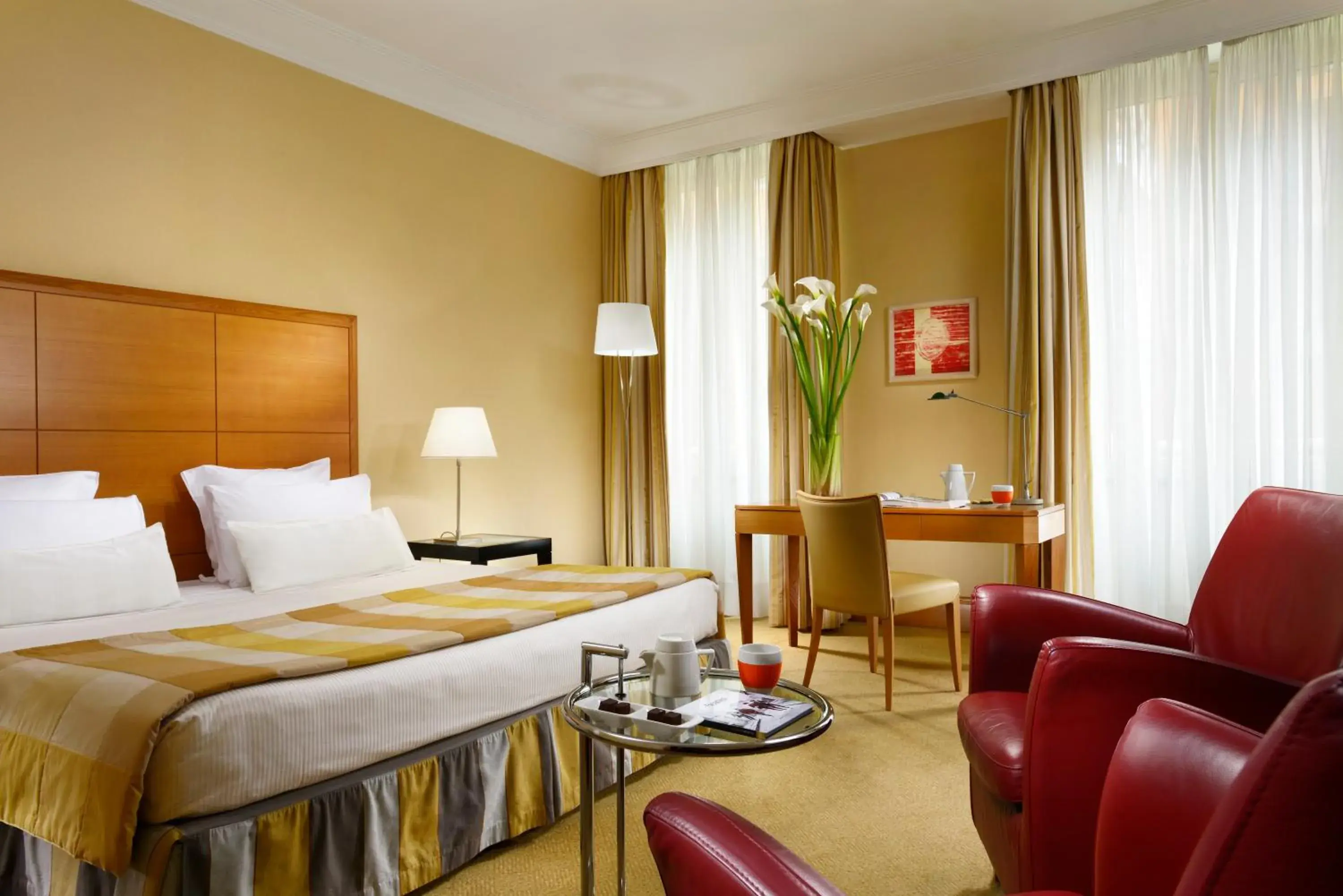 Classic Double or Twin Room in Room Mate Collection Mia, Rome Colosseum Classic Double or Twin Room in Room Mate Collection Mia, Rome Colosseum