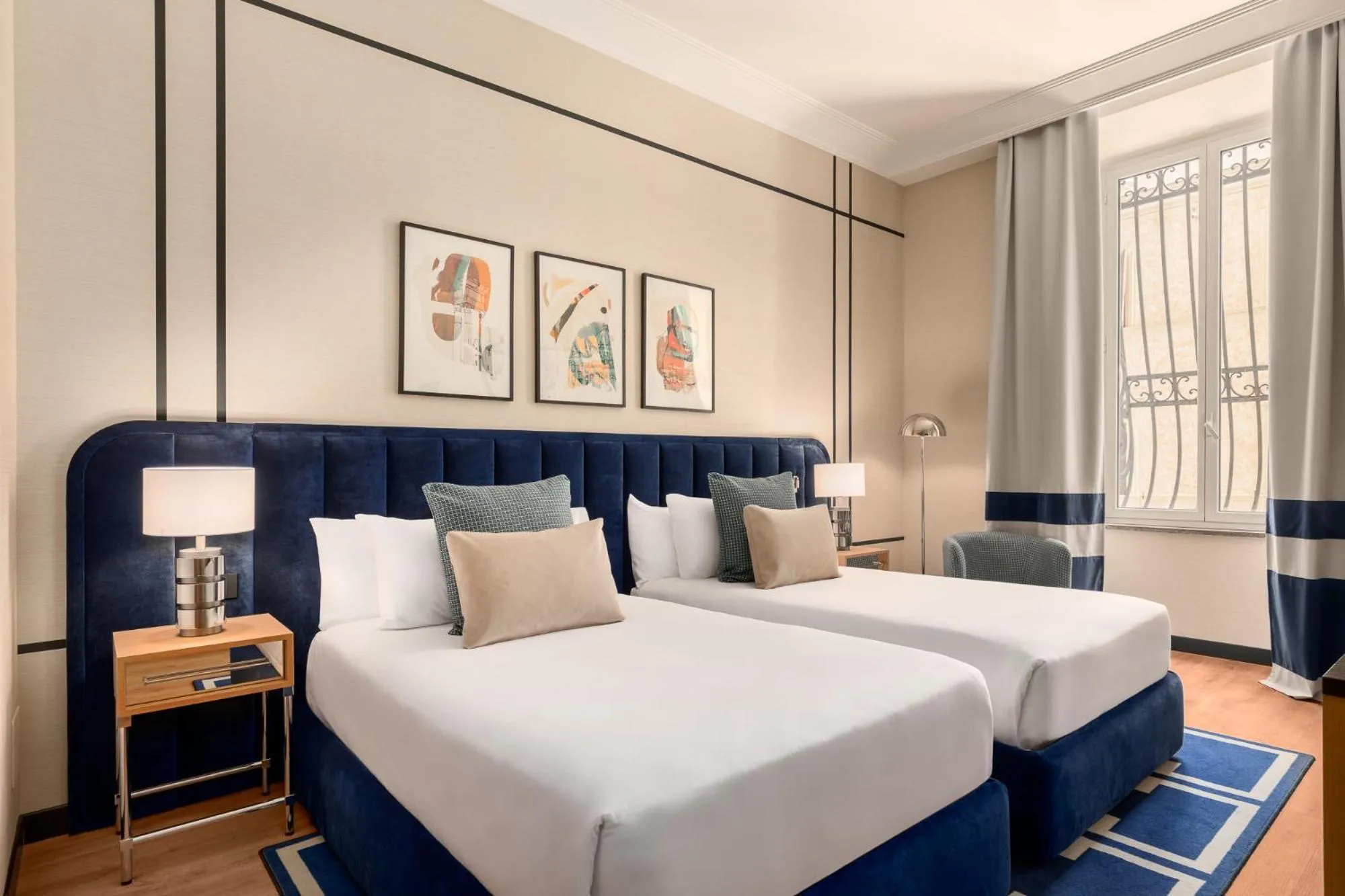 Bed in Room Mate Collection Mia, Rome Colosseum