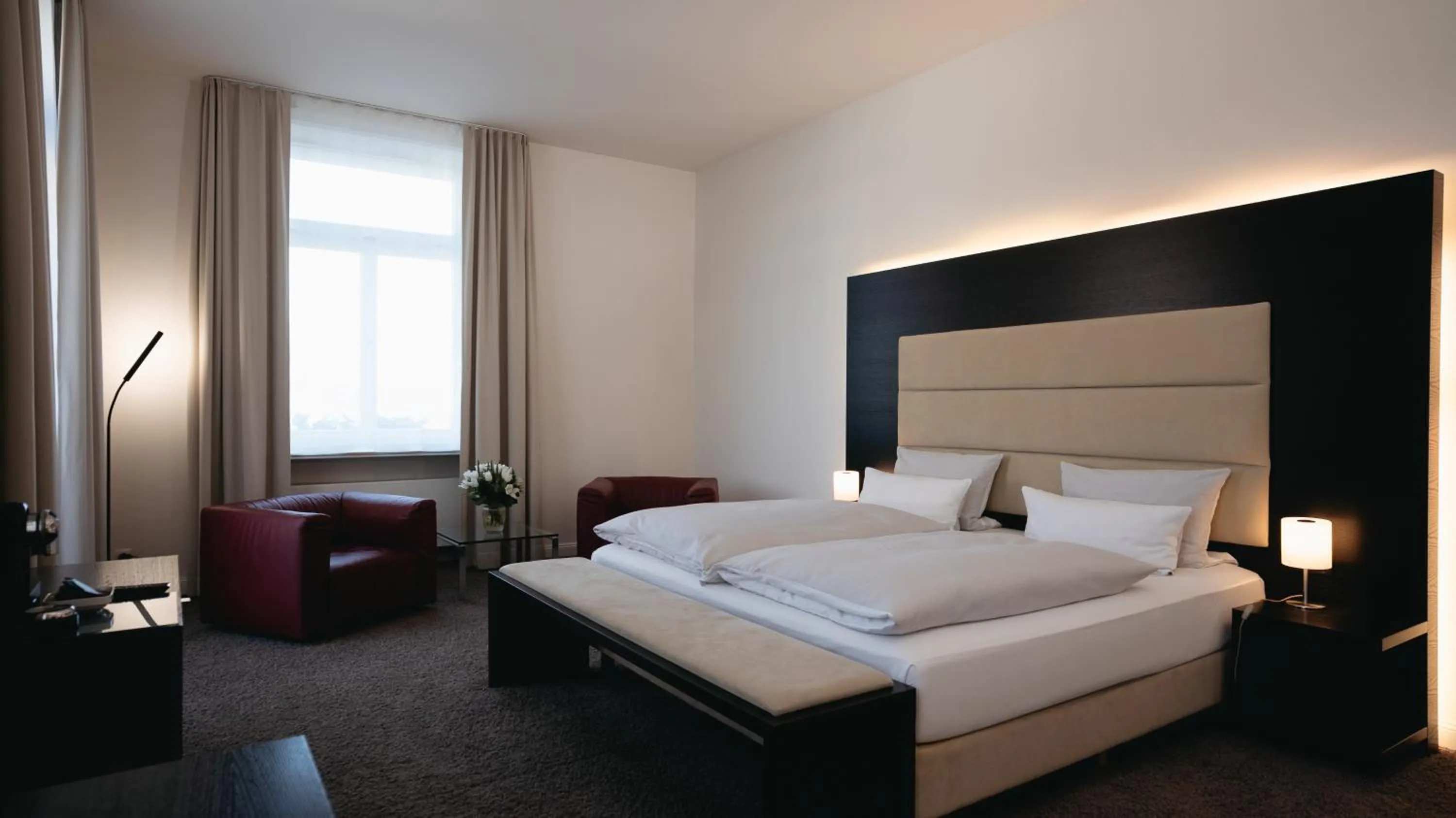 Bedroom, Bed in Hotel Kieler Yacht-Club