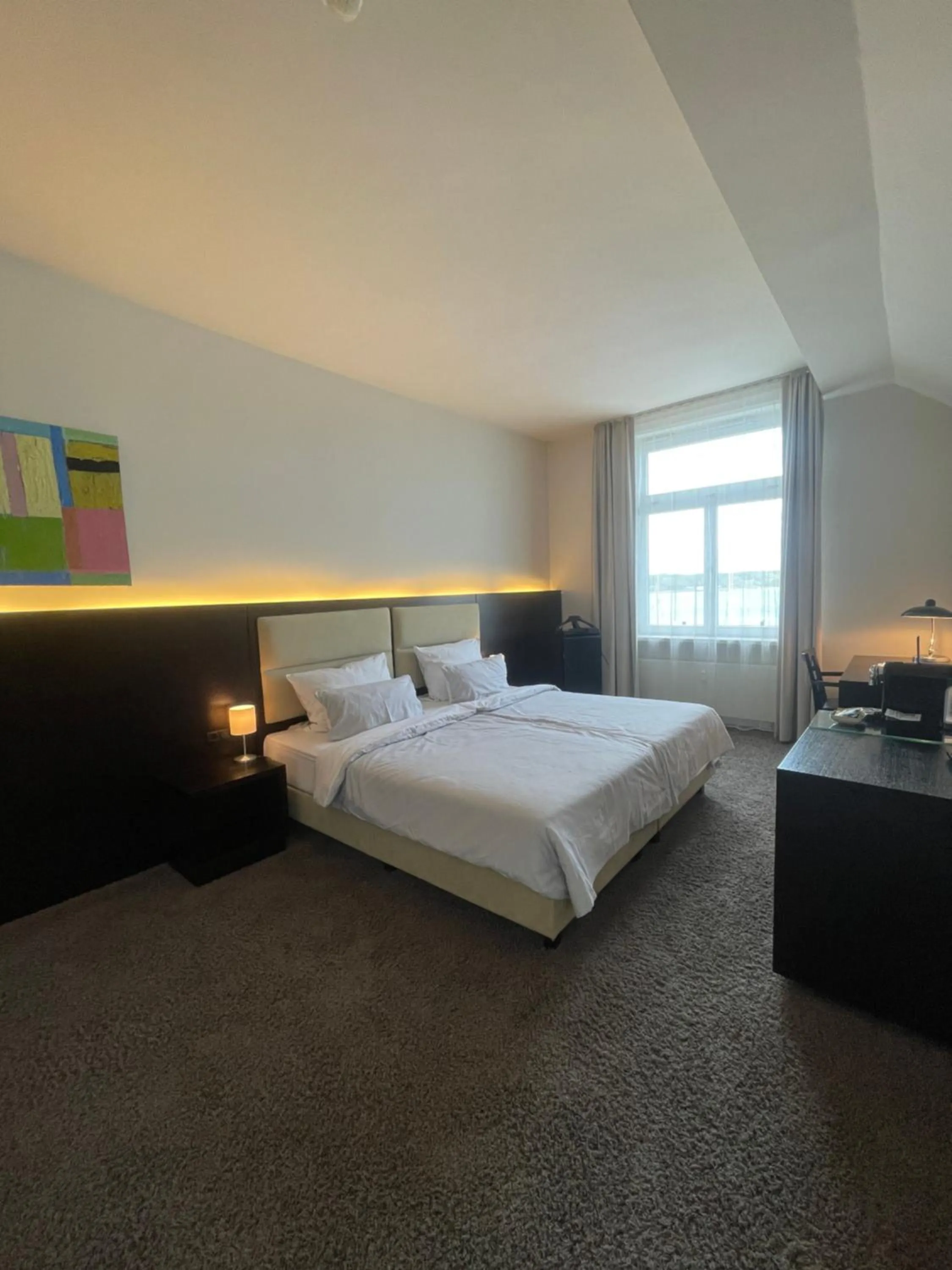 Photo of the whole room, Bed in Hotel Kieler Yacht-Club